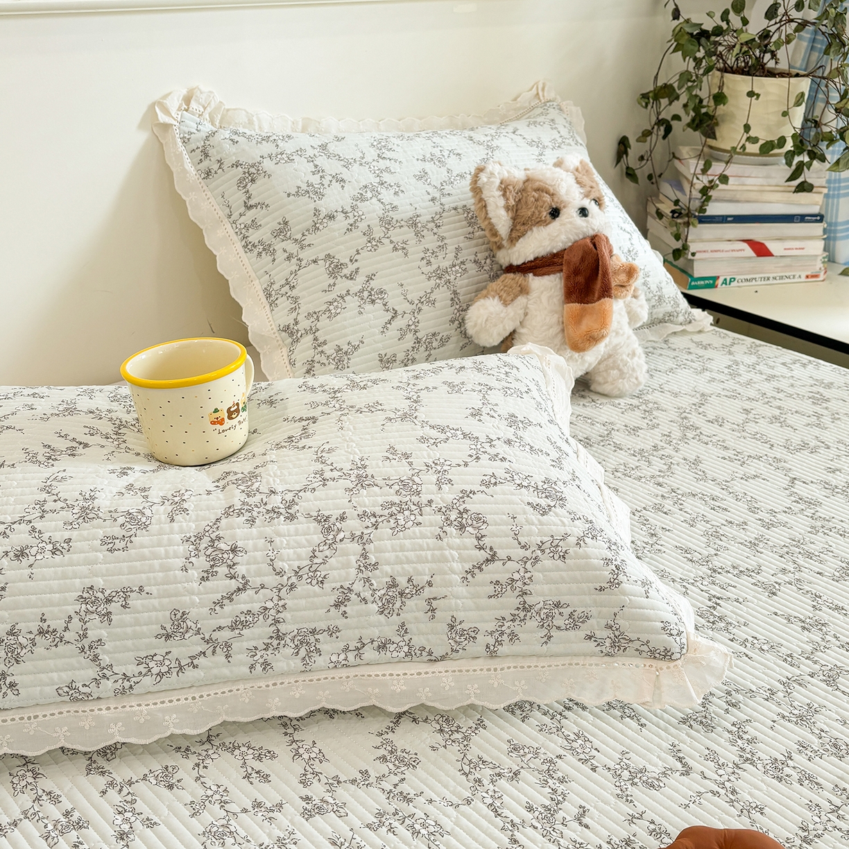 91家纺网 家纺一手货源 找家纺 优悦生活馆 2026新款花边款锦氨凉感丝夏被 紫雾