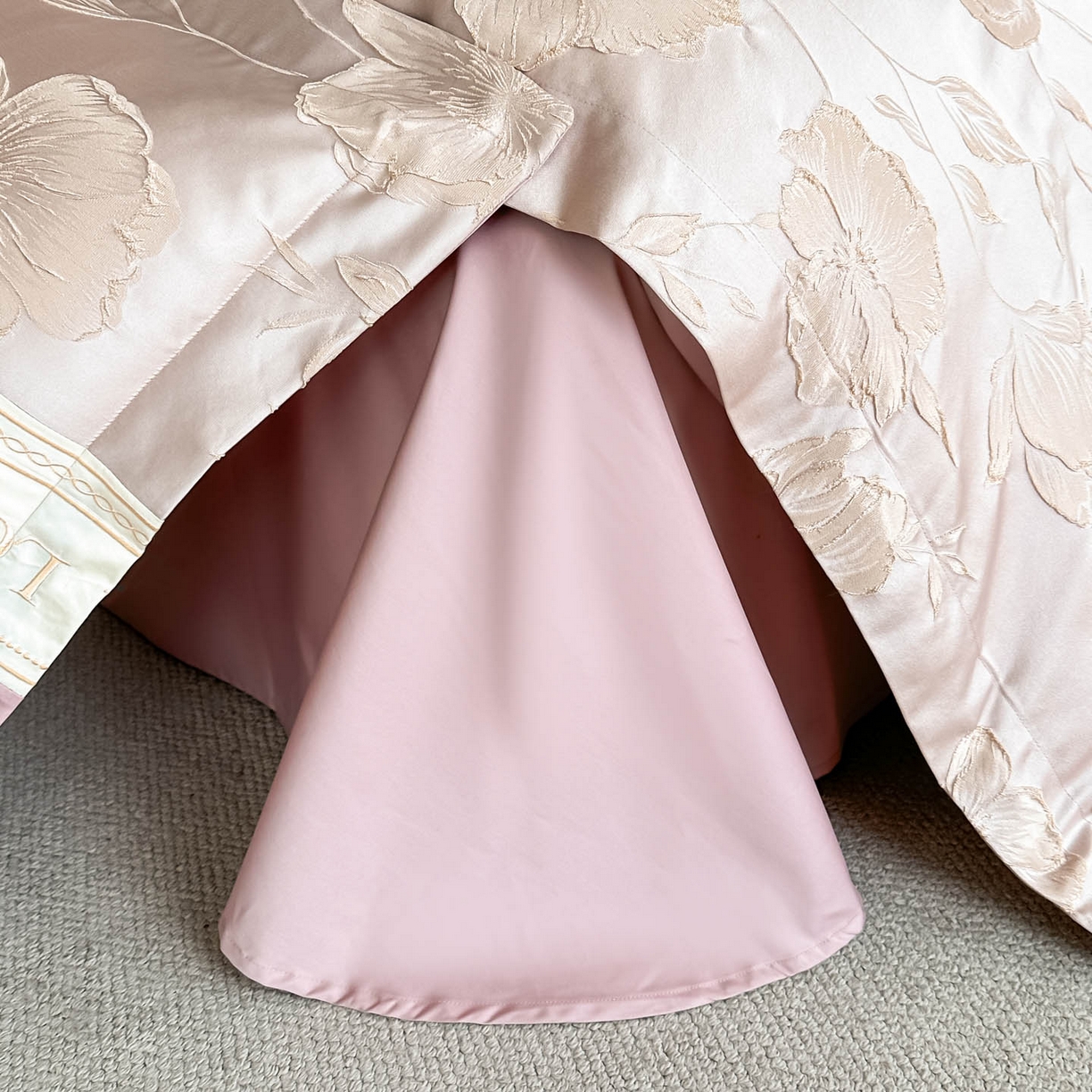 91家纺网 家纺一手货源 找家纺 （总）犇牛仓储供应链 2026春夏新款浮雕刺绣四件套-浮光韵梦