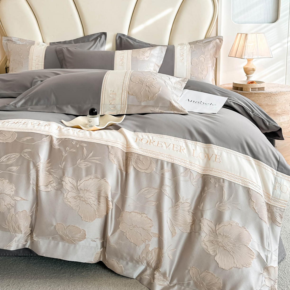 91家纺网 家纺一手货源 找家纺 犇牛仓储供应链 2026春夏新款浮雕刺绣四件套-浮光韵梦 浮光韵梦-雅士灰