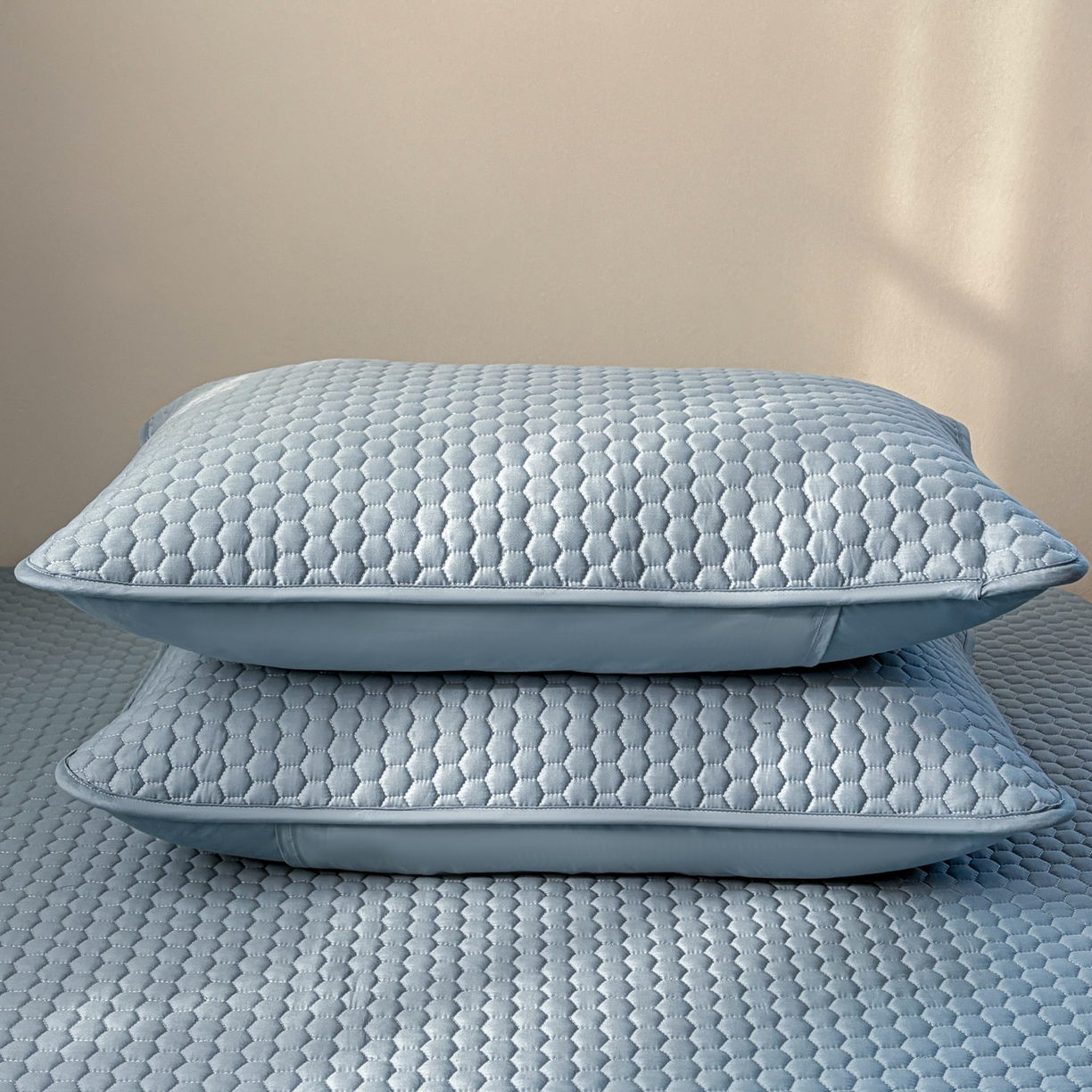 91家纺网 家纺一手货源 找家纺 居眠 2026新款微笑全棉夹棉单枕套枕套单件 微笑-蓝色