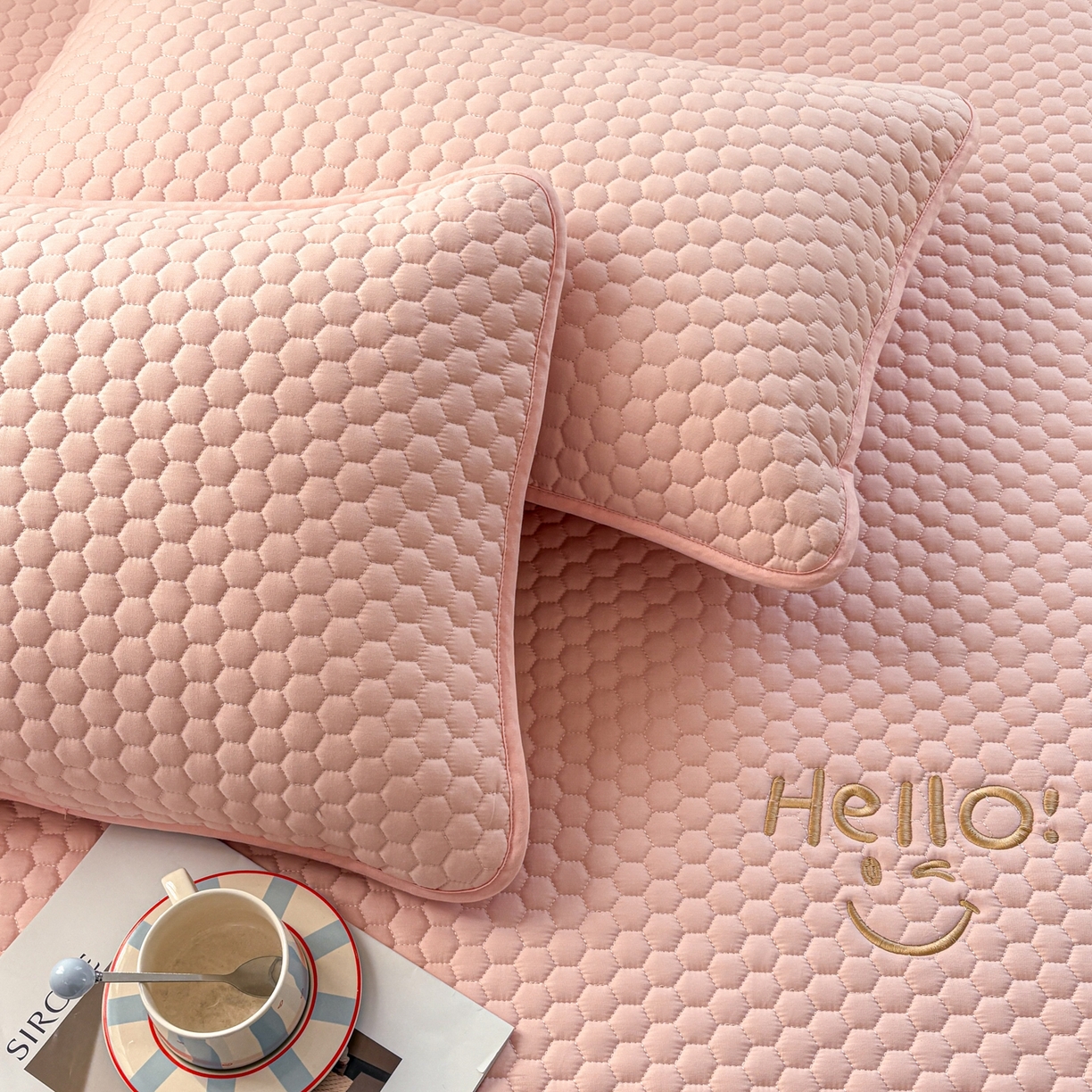 91家纺网 家纺一手货源 找家纺 居眠 2026新款微笑全棉夹棉单枕套枕套单件 微笑-粉色