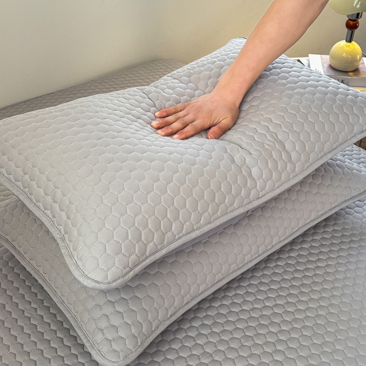 91家纺网 家纺一手货源 找家纺 居眠 2026新款微笑全棉夹棉单枕套枕套单件 微笑-灰色