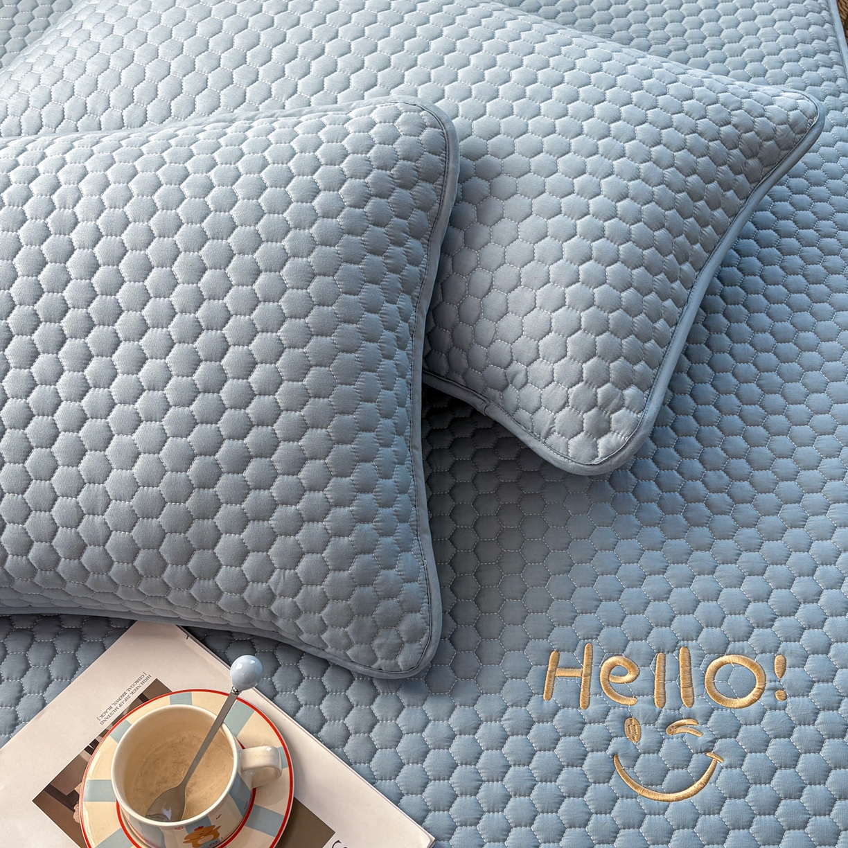 91家纺网 家纺一手货源 找家纺 居眠 2026新款微笑全棉夹棉单枕套枕套单件 微笑-蓝色