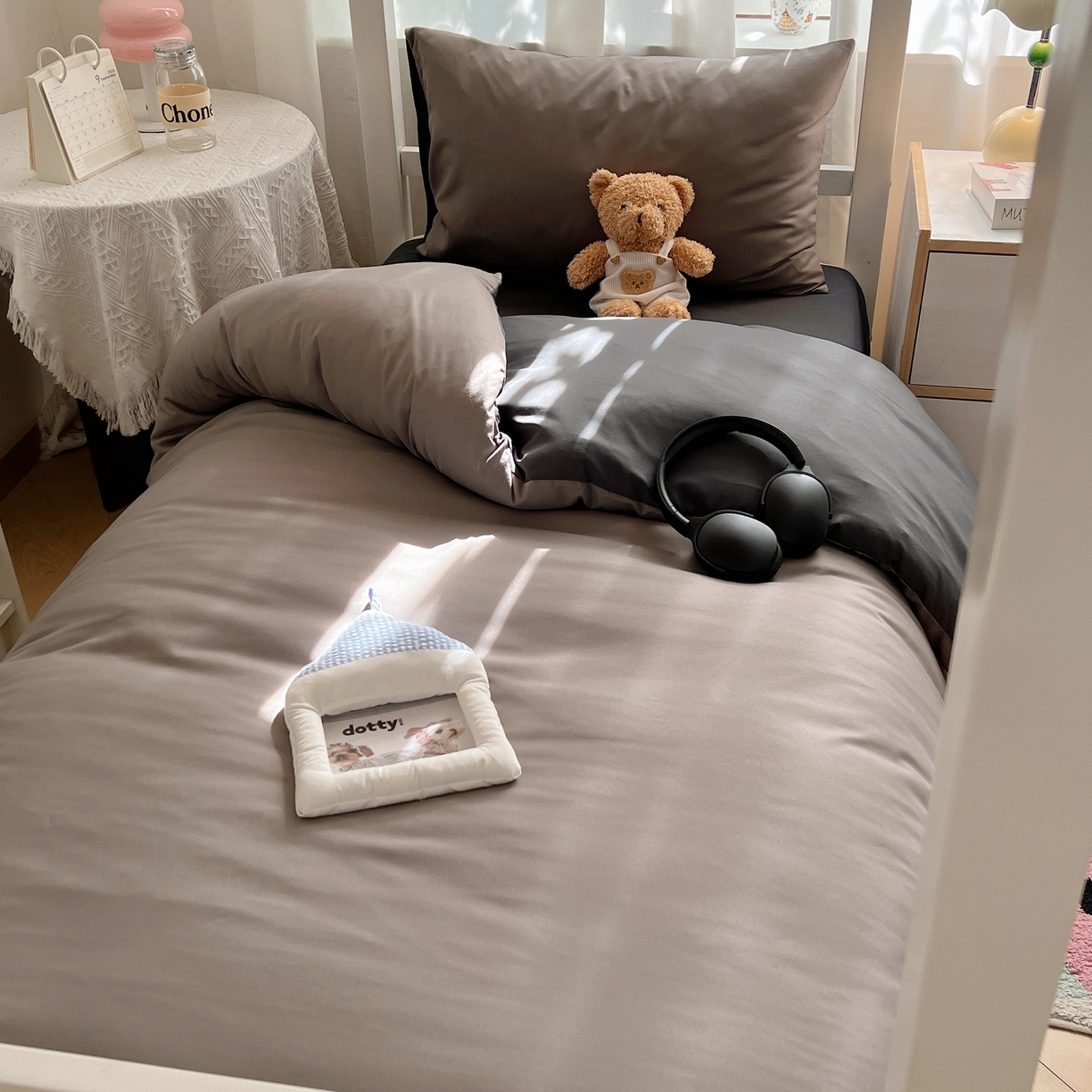 91家纺网 家纺一手货源 找家纺 缦绣阁家纺 2026新款亲肤水洗棉纯色四件套床单被罩被套单件学生宿舍上下铺单人三件套 浅灰深灰