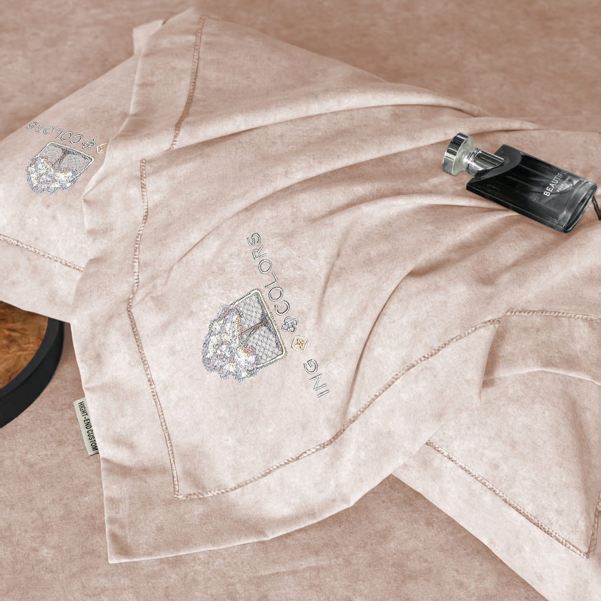 91家纺网 家纺一手货源 找家纺 玖玖爱家纺 2026新款波尔卡全棉全工艺AB版刺绣四件套 暖米