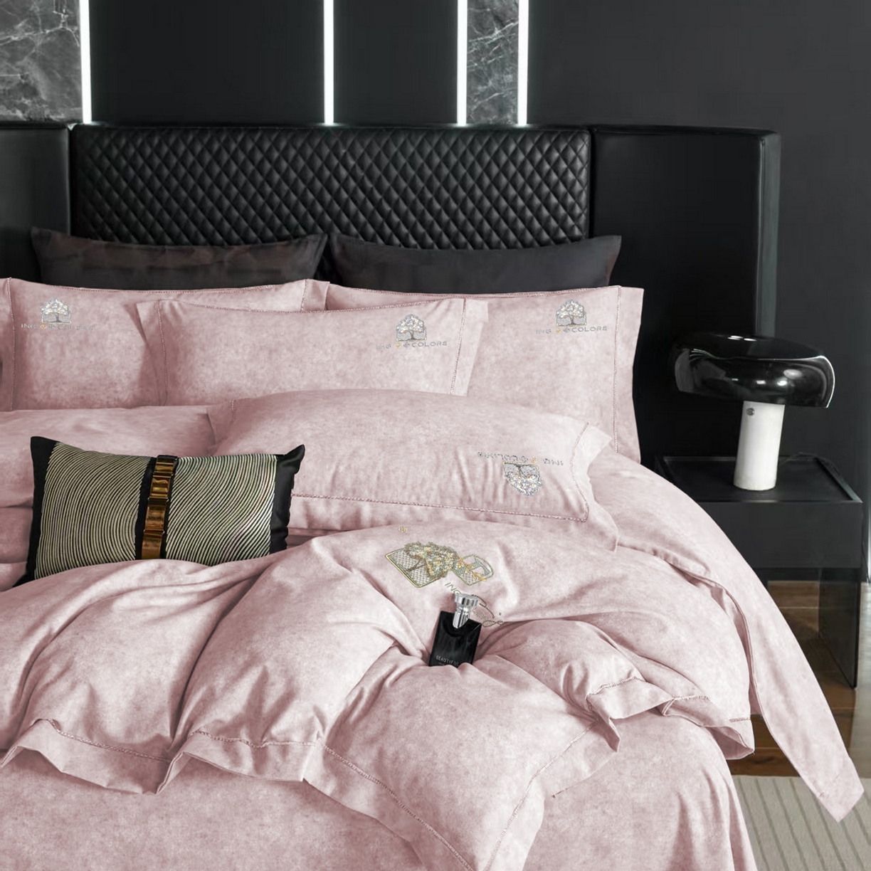 91家纺网 家纺一手货源 找家纺 （总）玖玖爱家纺 2025新款千纱臻品金银丝真丝缎四件套-香奈