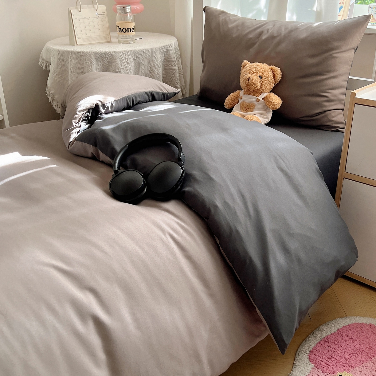 91家纺网 家纺一手货源 找家纺 缦绣阁家纺 2026新款亲肤水洗棉纯色四件套床单被罩被套单件学生宿舍上下铺单人三件套 浅灰深灰