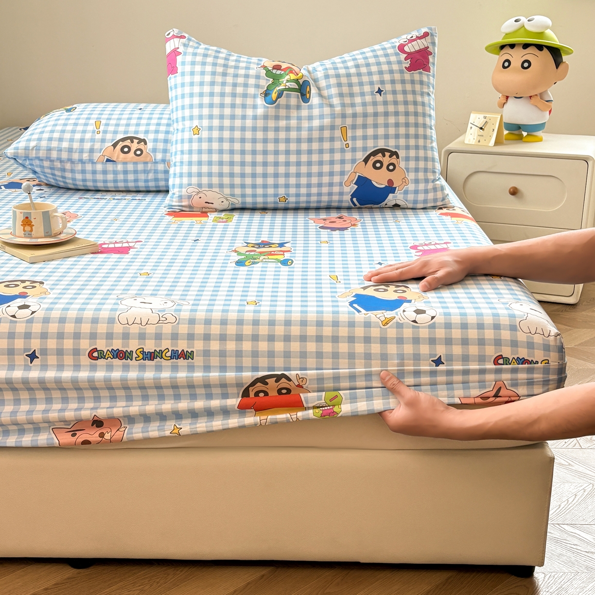 91家纺网 家纺一手货源 找家纺 居眠 2026新款全棉纯棉印花单层蜡笔小新单床笠床笠单件 蓝格小新