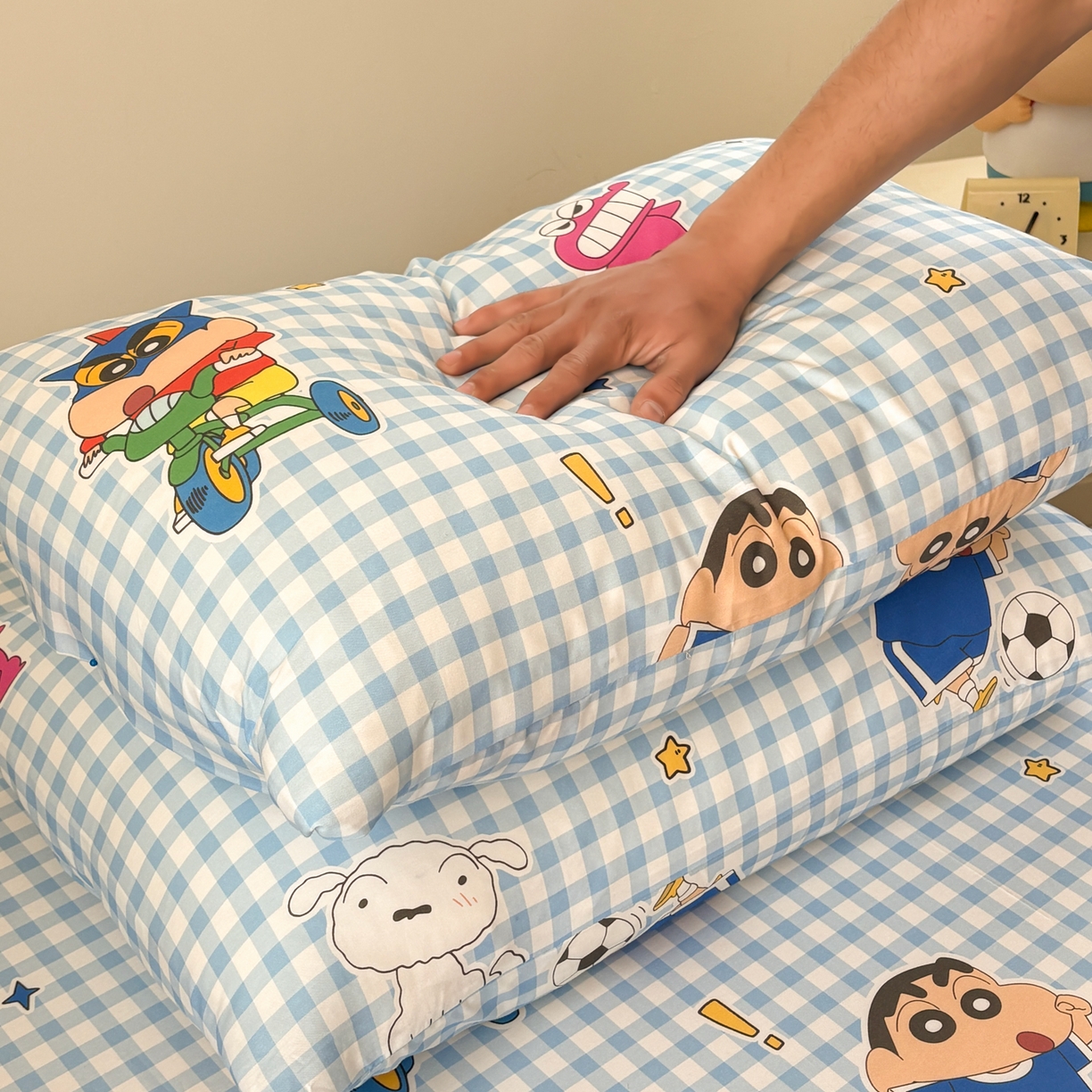 91家纺网 家纺一手货源 找家纺 居眠 2026新款全棉纯棉印花单层蜡笔小新单床笠床笠单件 蓝格小新