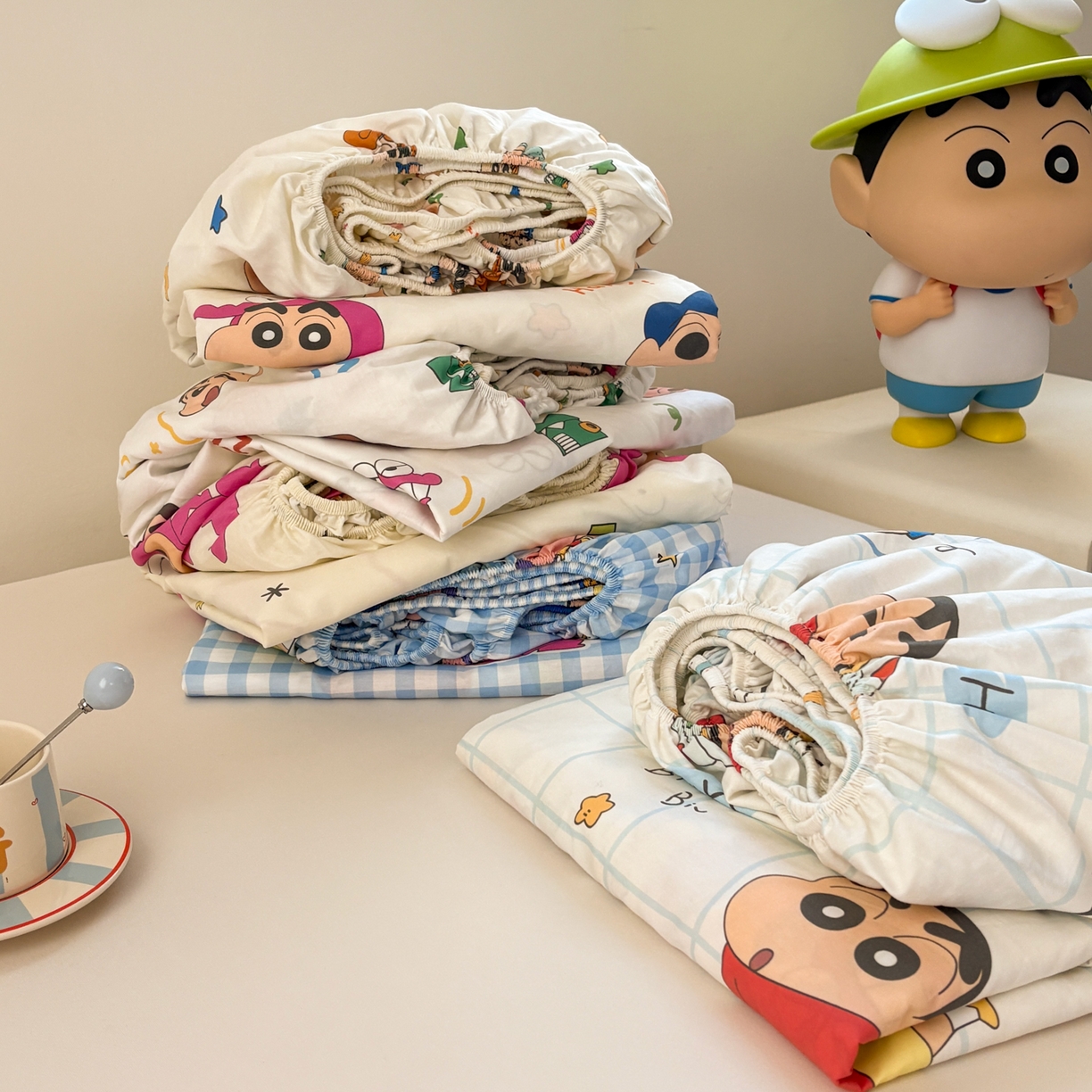 91家纺网 家纺一手货源 找家纺 居眠 2026新款全棉纯棉印花单层蜡笔小新单床笠床笠单件 组合图仅供展示-不可下单