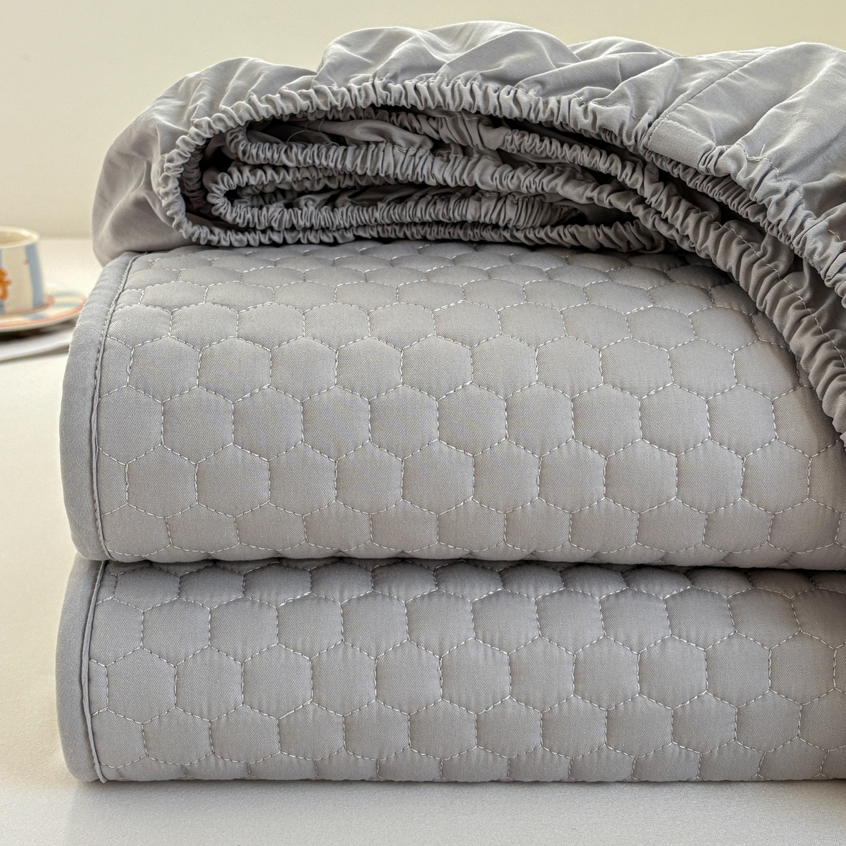 91家纺网 家纺一手货源 找家纺 居眠 2026新款微笑全棉夹棉单床笠床笠单件 组合图仅供展示-不可下单