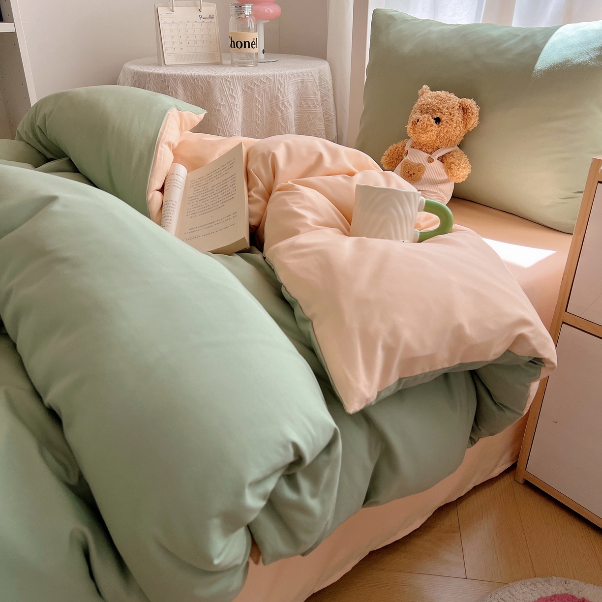 91家纺网 家纺一手货源 找家纺 缦绣阁家纺 2026新款亲肤水洗棉纯色四件套床单被罩被套单件学生宿舍上下铺单人三件套 浅绿浅驼