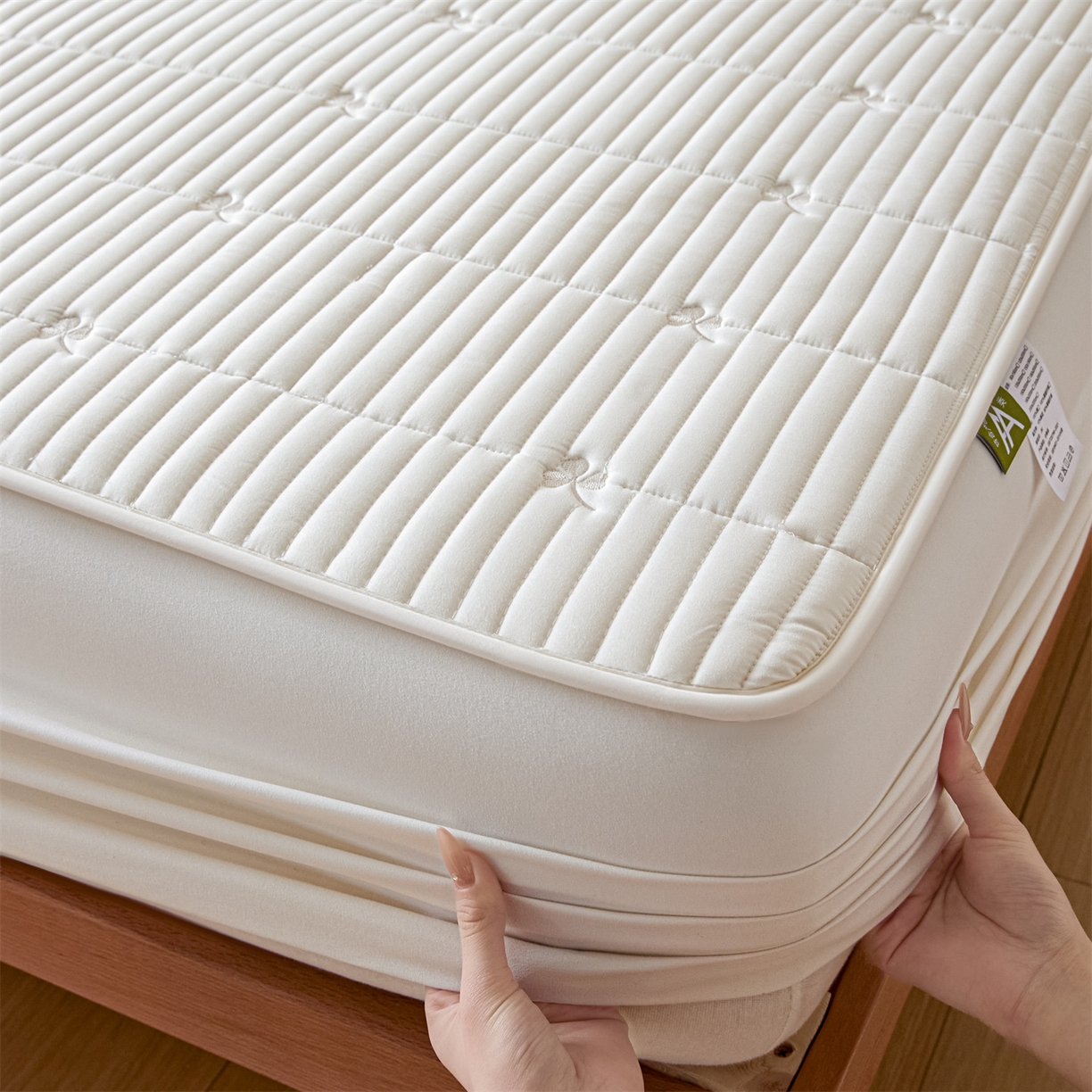 91家纺网 家纺一手货源 找家纺 （总）居眠 2026新款三叶草刺绣棉花防水单床笠床笠单件