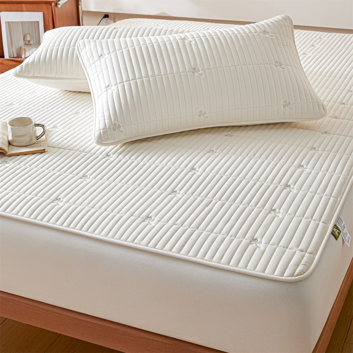 91家纺网 家纺一手货源 找家纺 （总）居眠 2026新款三叶草刺绣棉花防水单床笠床笠单件