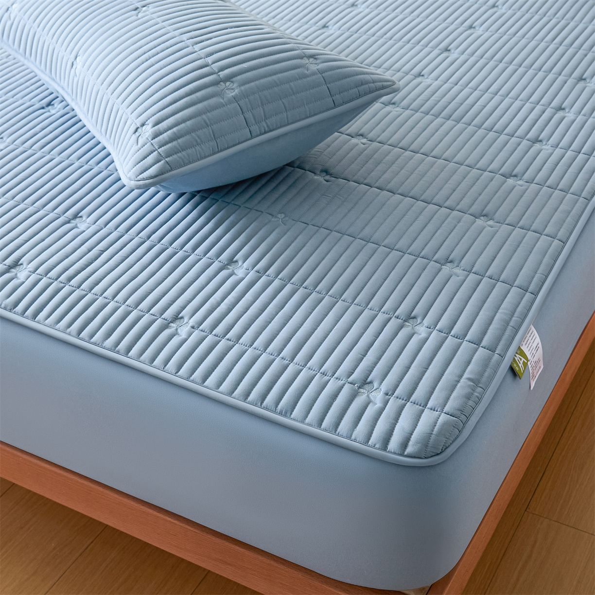 91家纺网 家纺一手货源 找家纺 居眠 2026新款三叶草刺绣棉花防水单床笠床笠单件 三叶草-蓝