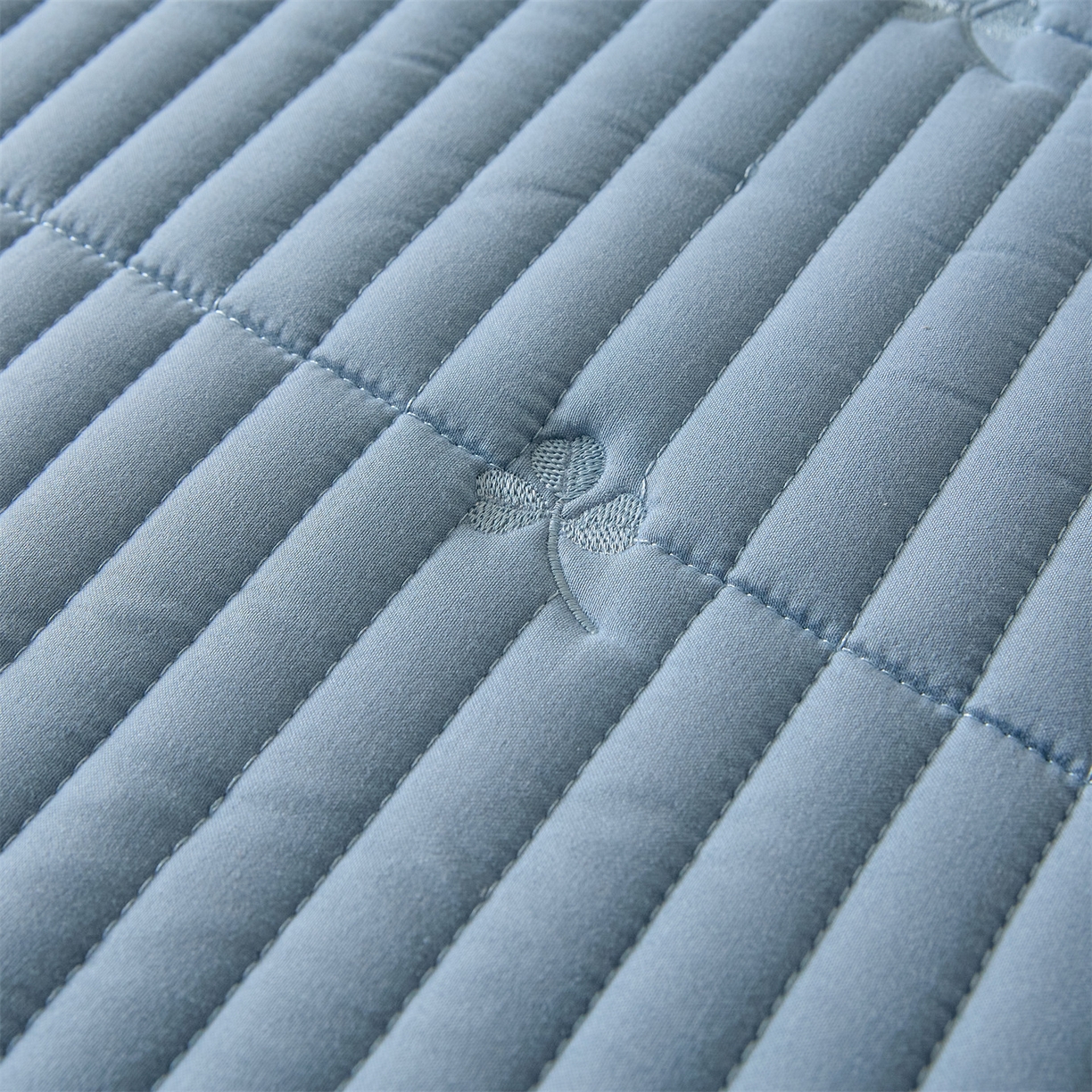 91家纺网 家纺一手货源 找家纺 居眠 2026新款三叶草刺绣棉花防水单床笠床笠单件 三叶草-蓝