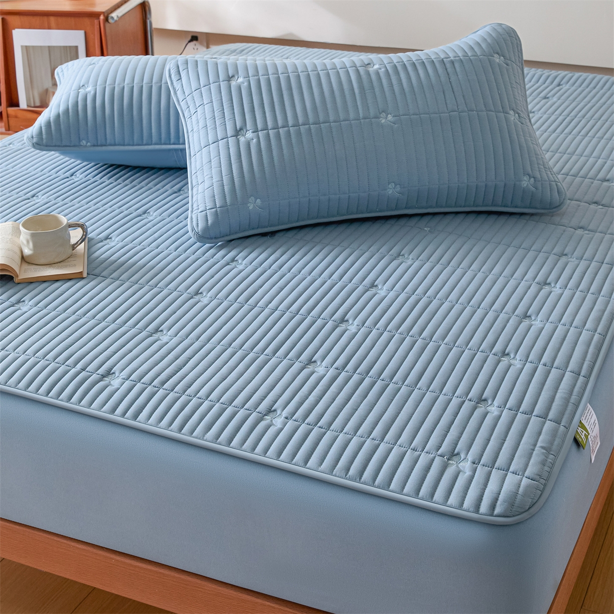 91家纺网 家纺一手货源 找家纺 居眠 2026新款三叶草刺绣棉花防水单床笠床笠单件 三叶草-蓝