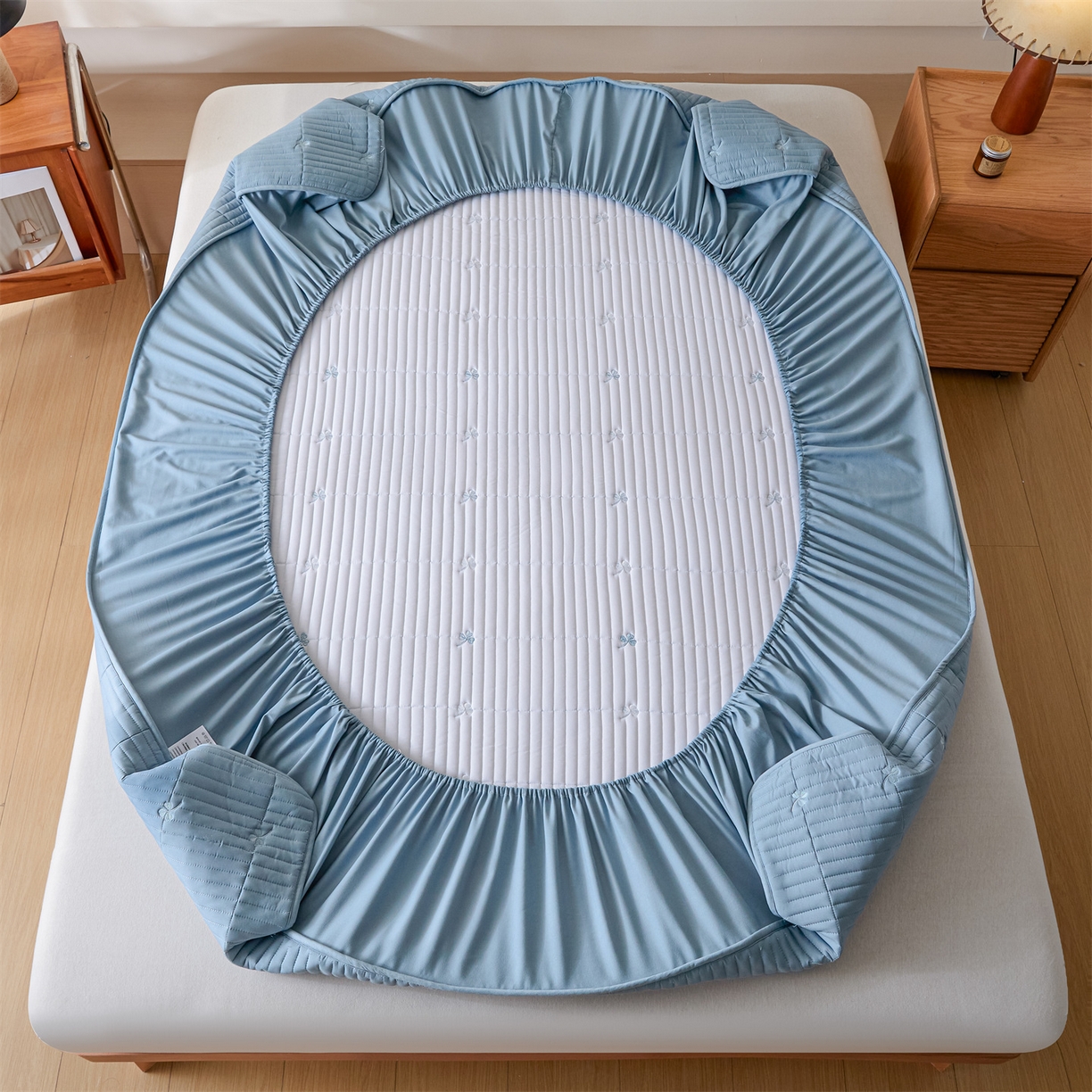 91家纺网 家纺一手货源 找家纺 居眠 2026新款三叶草刺绣棉花防水单床笠床笠单件 三叶草-蓝