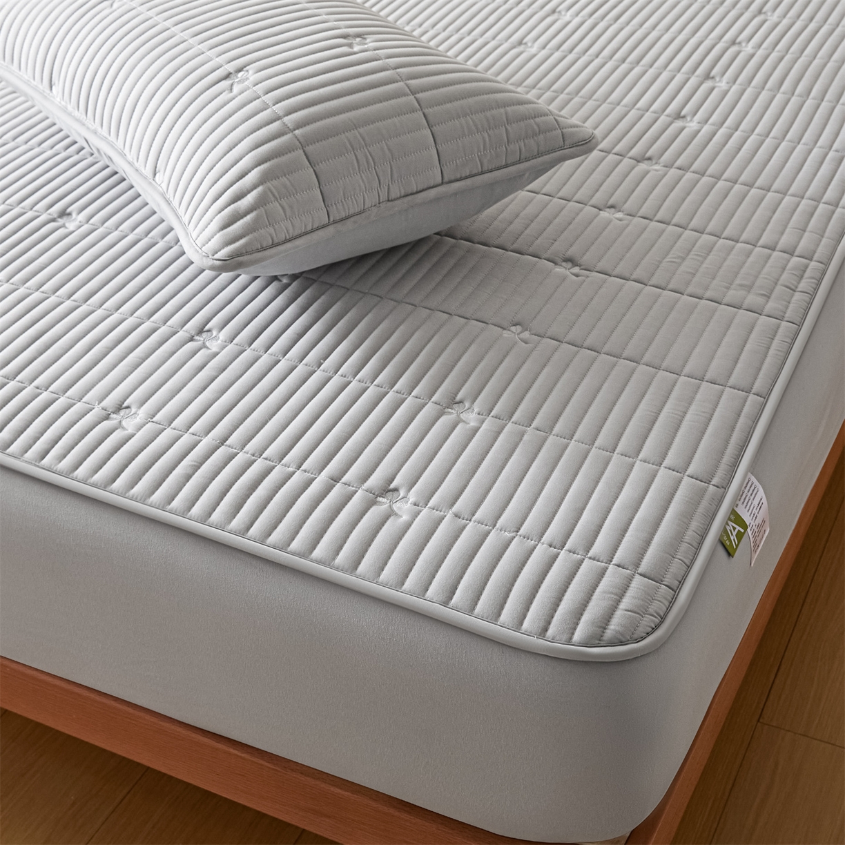 91家纺网 家纺一手货源 找家纺 居眠 2026新款三叶草刺绣棉花防水单床笠床笠单件 三叶草-灰