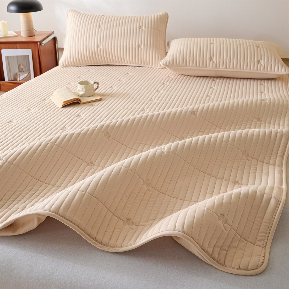 91家纺网 家纺一手货源 找家纺 居眠 2026新款三叶草刺绣棉花防水单床笠床笠单件 三叶草-卡