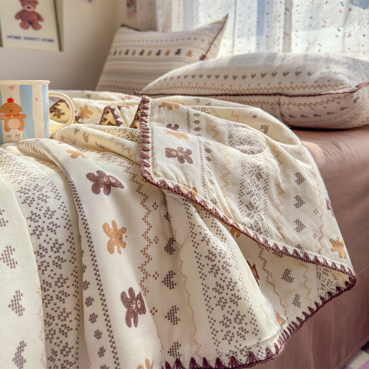 91家纺网 家纺一手货源 找家纺 被窝家纺 2026春夏新款贝壳边全棉双层纱大豆夏凉被空调被夏被四件套 费尔岛小熊