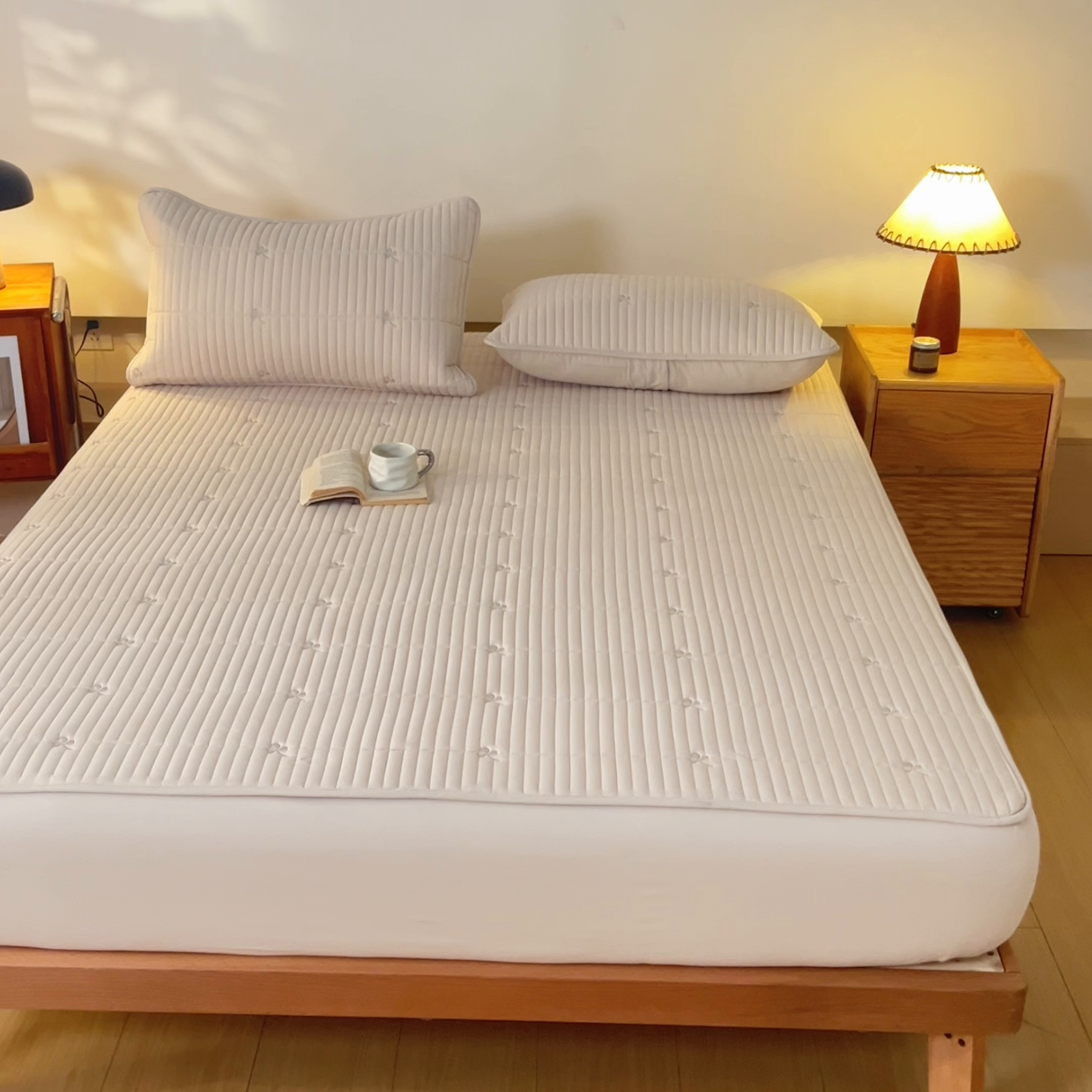 91家纺网 家纺一手货源 找家纺 居眠 2026新款三叶草刺绣棉花防水单床笠床笠单件 三叶草-卡