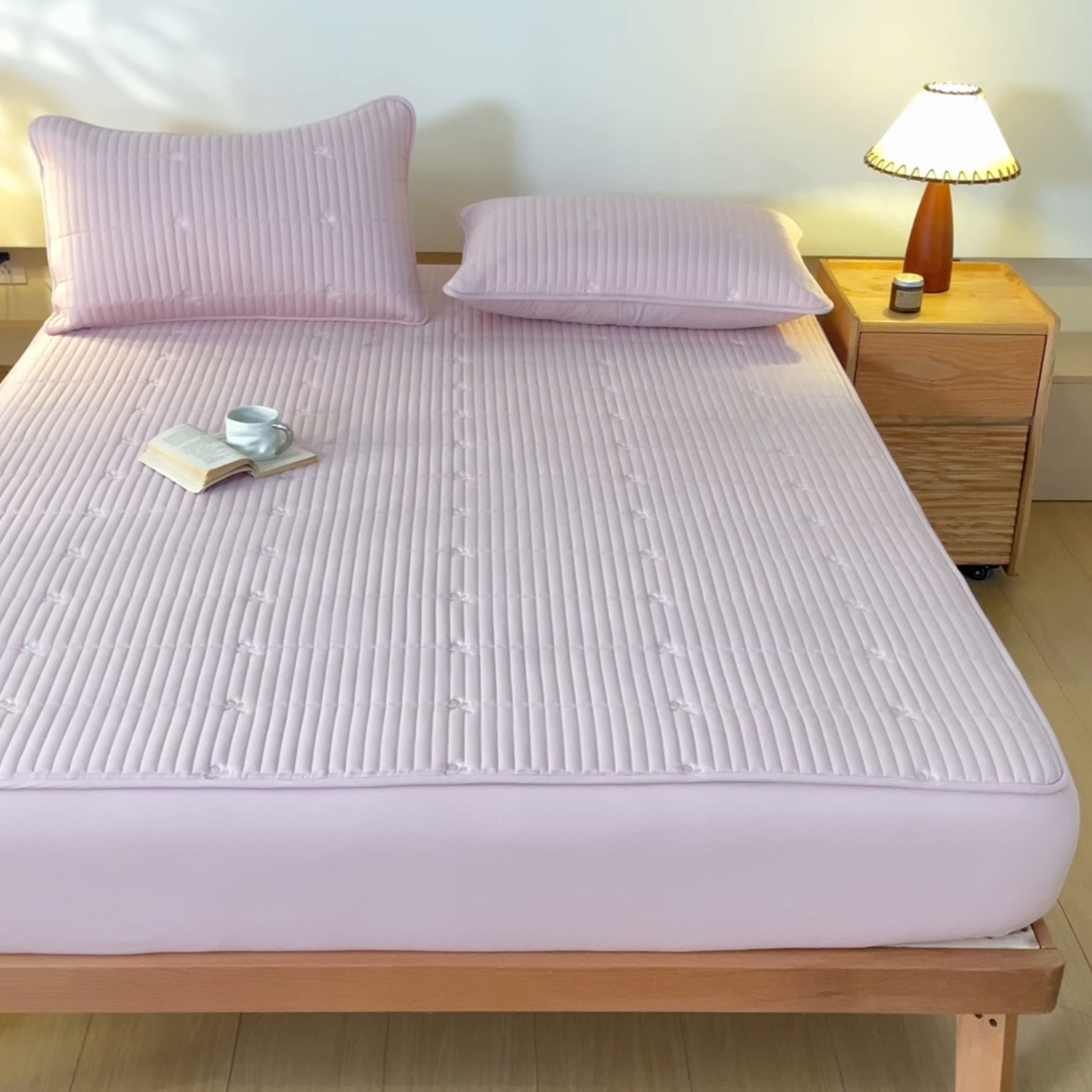 91家纺网 家纺一手货源 找家纺 居眠 2026新款三叶草刺绣棉花防水单床笠床笠单件 三叶草-粉