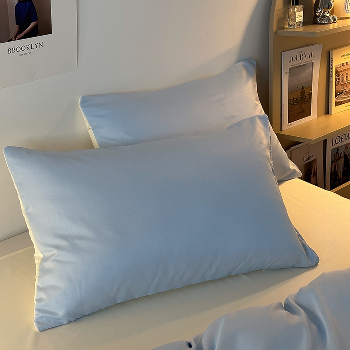 91家纺网 家纺一手货源 找家纺 缦绣阁家纺  2026新款夏季轻奢水洗冰丝四件套真丝简约纯色被罩被套学生宿舍三件套-洛可可系列 洛可可-天空兰+芝士