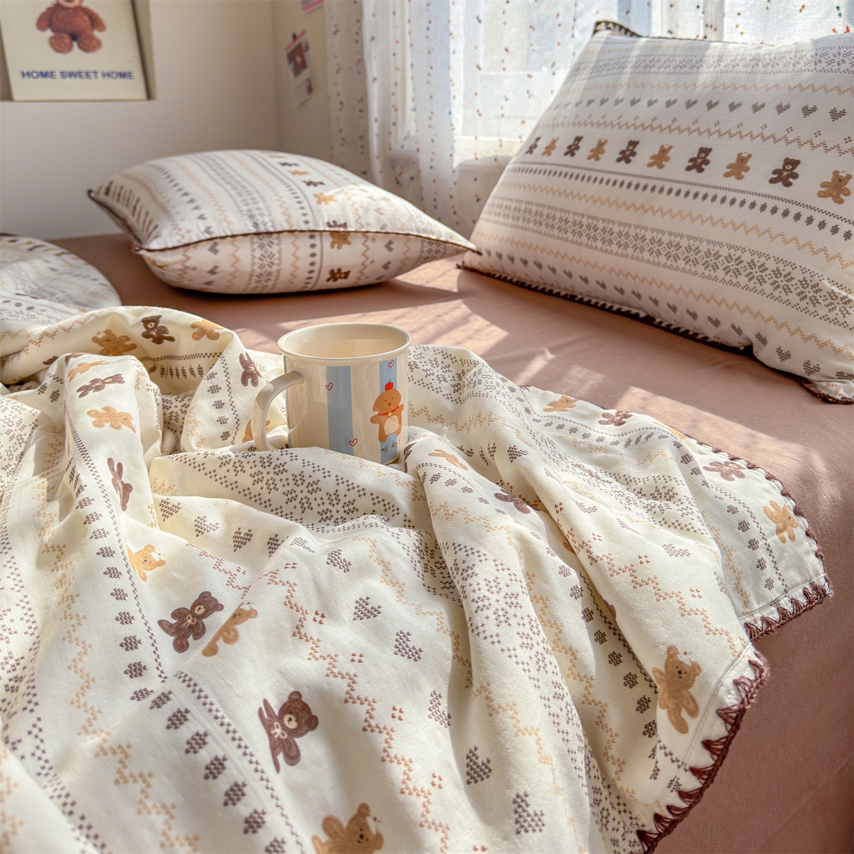 91家纺网 家纺一手货源 找家纺 被窝家纺 2026春夏新款贝壳边全棉双层纱大豆夏凉被空调被夏被四件套 费尔岛小熊