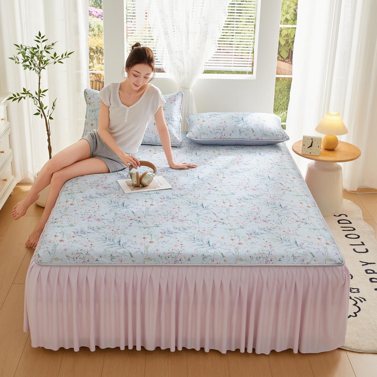 91家纺网 家纺一手货源 找家纺 优莱床垫 2026新款冰丝复合抗菌凉席床裙款 粉黛碎花凉席床裙