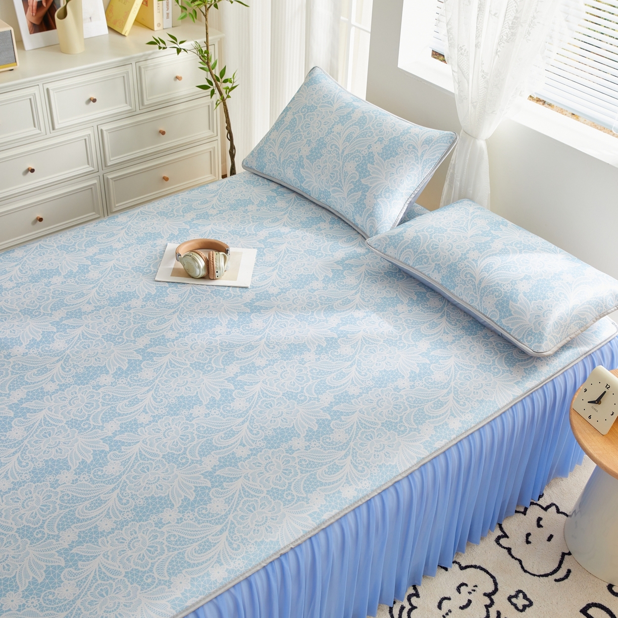 91家纺网 家纺一手货源 找家纺 优莱床垫 2026新款冰丝复合抗菌凉席床裙款 清羽冰蓝凉席床裙