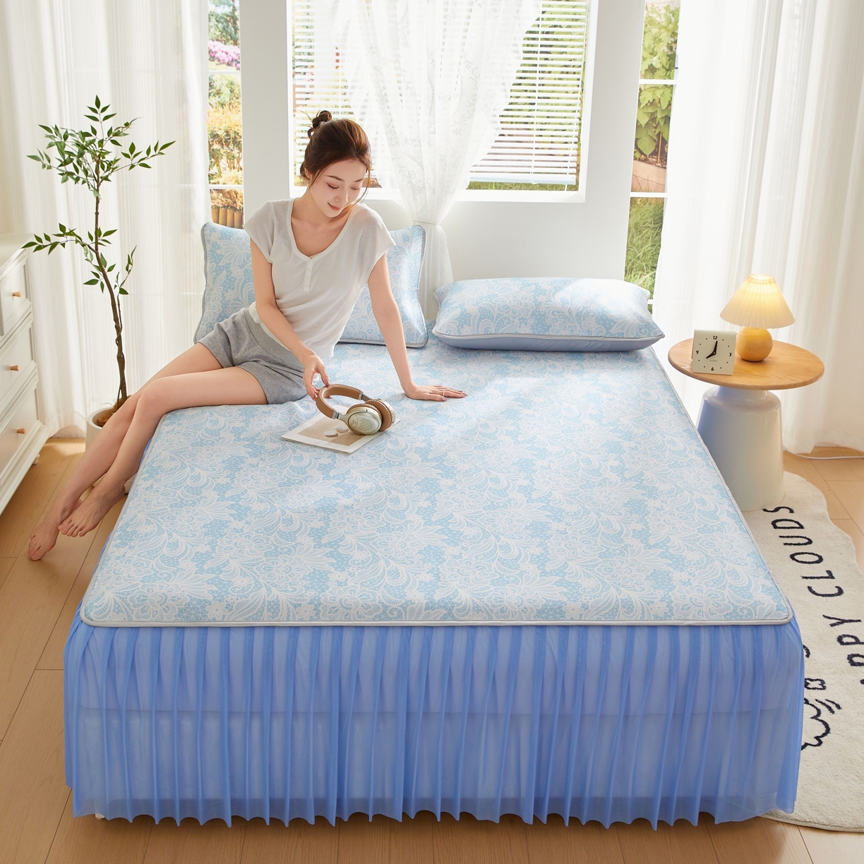 91家纺网 家纺一手货源 找家纺 优莱床垫 2026新款冰丝复合抗菌凉席床裙款 清羽冰蓝凉席床裙