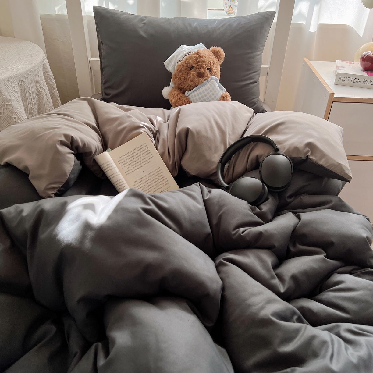 91家纺网 家纺一手货源 找家纺 缦绣阁家纺 2026新款亲肤水洗棉纯色四件套床单被罩被套单件学生宿舍上下铺单人三件套 深灰浅灰