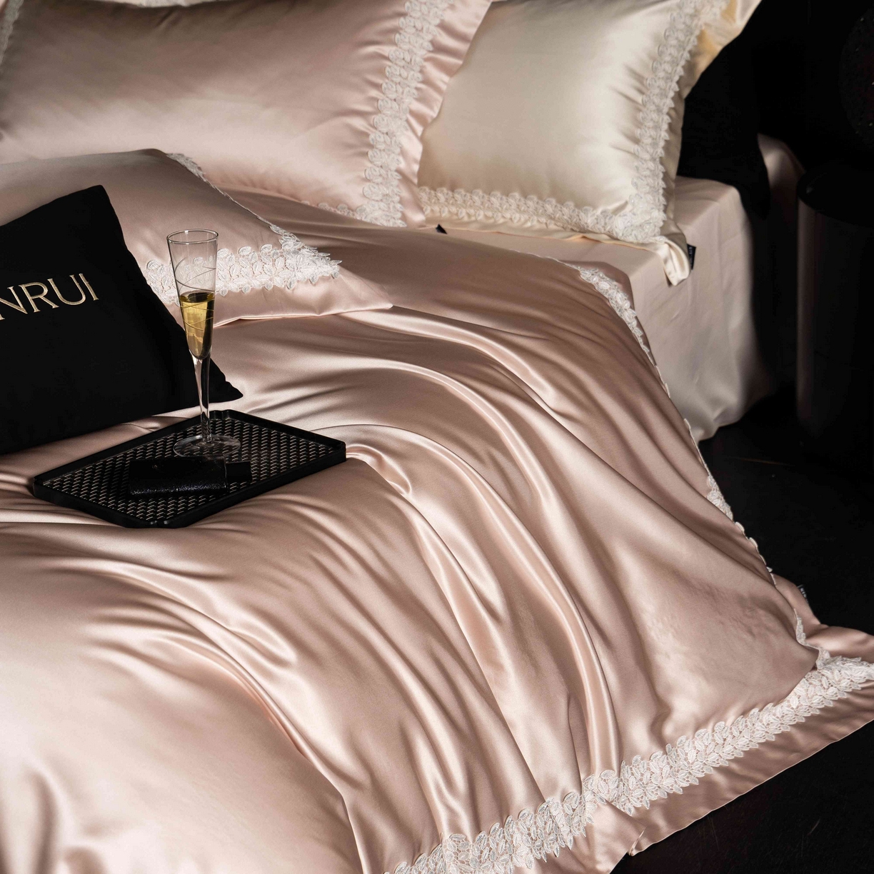 91家纺网 家纺一手货源 找家纺 馨蕊家居 2026春夏新款100s全棉纯棉高精密四件套-知意 知意-蔷薇粉