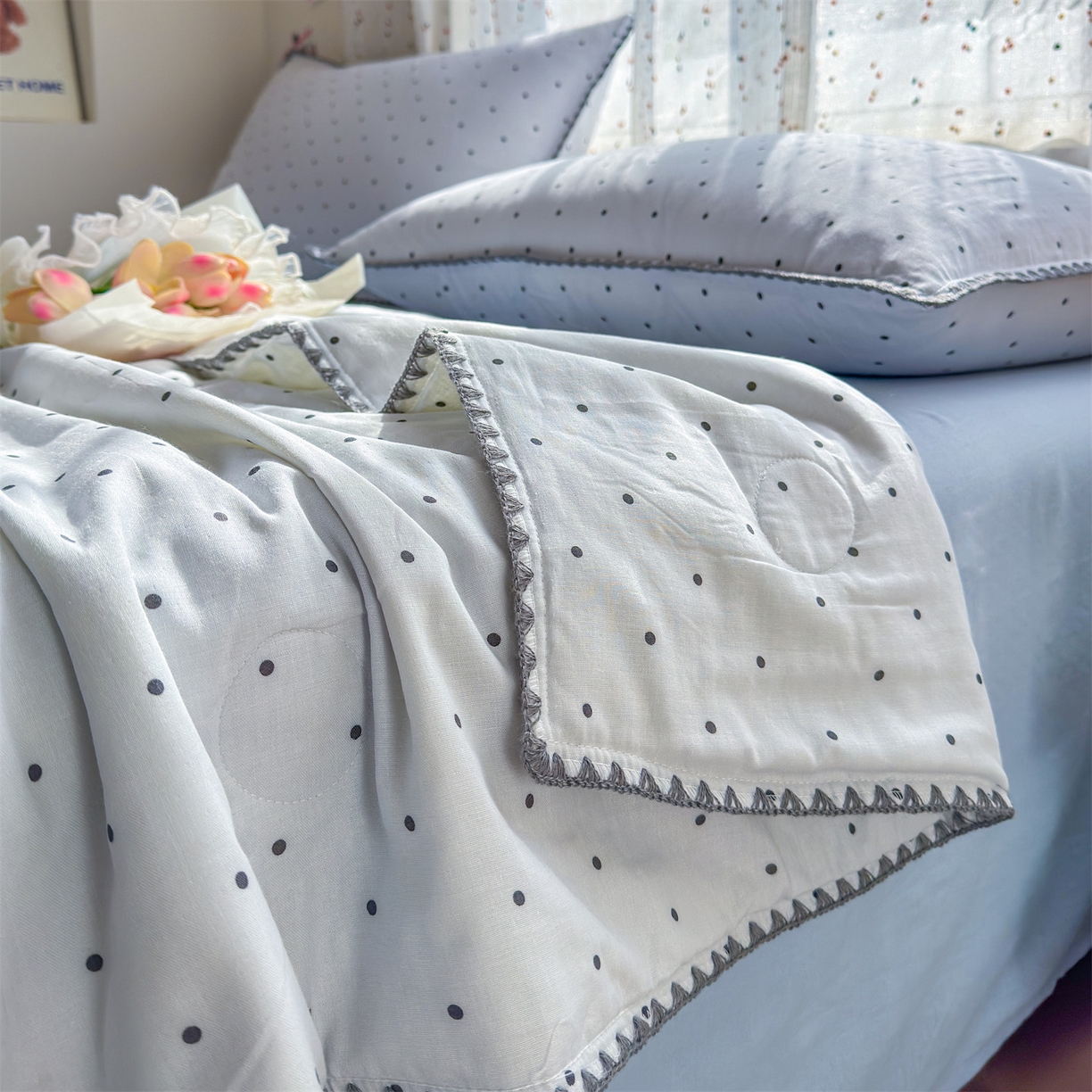 91家纺网 家纺一手货源 找家纺 被窝家纺 2026春夏新款贝壳边全棉双层纱大豆夏凉被空调被夏被四件套 蓝色泡泡