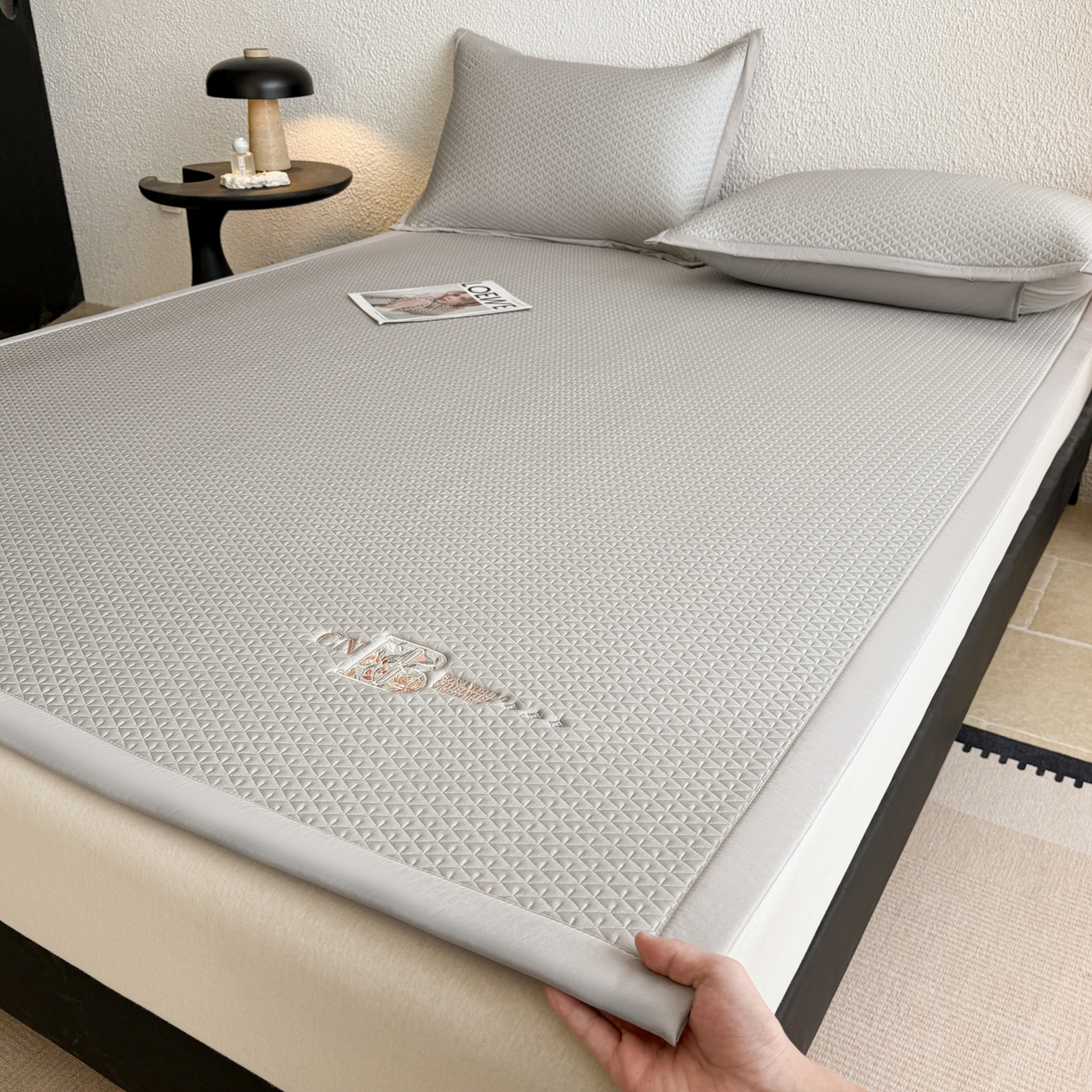 91家纺网 家纺一手货源 找家纺 （总）鑫姿席业 2026新款A类PE凉感抗菌席凉席席子-几何花静系列