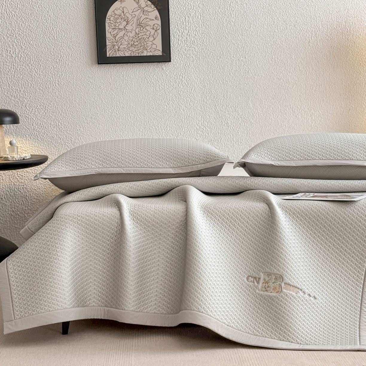 91家纺网 家纺一手货源 找家纺 鑫姿席业 2026新款A类PE凉感抗菌席凉席席子-几何花静系列 几何花境-灰（床垫款）