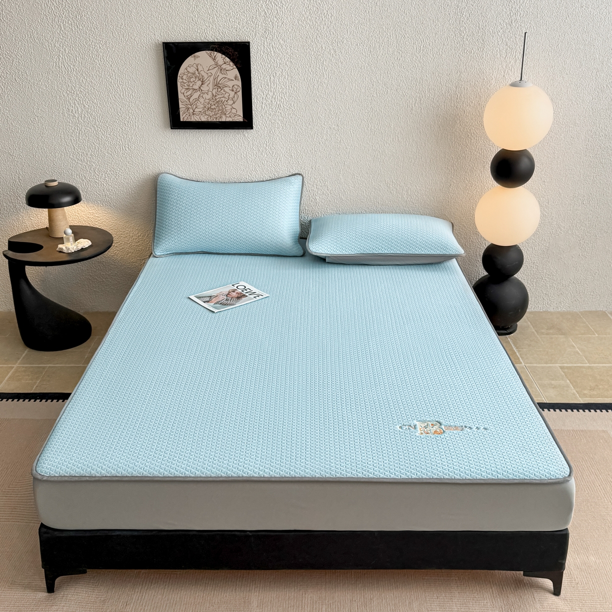 91家纺网 家纺一手货源 找家纺 鑫姿席业 2026新款A类PE凉感抗菌席凉席席子-几何花静系列 几何花境-蓝（床笠款）