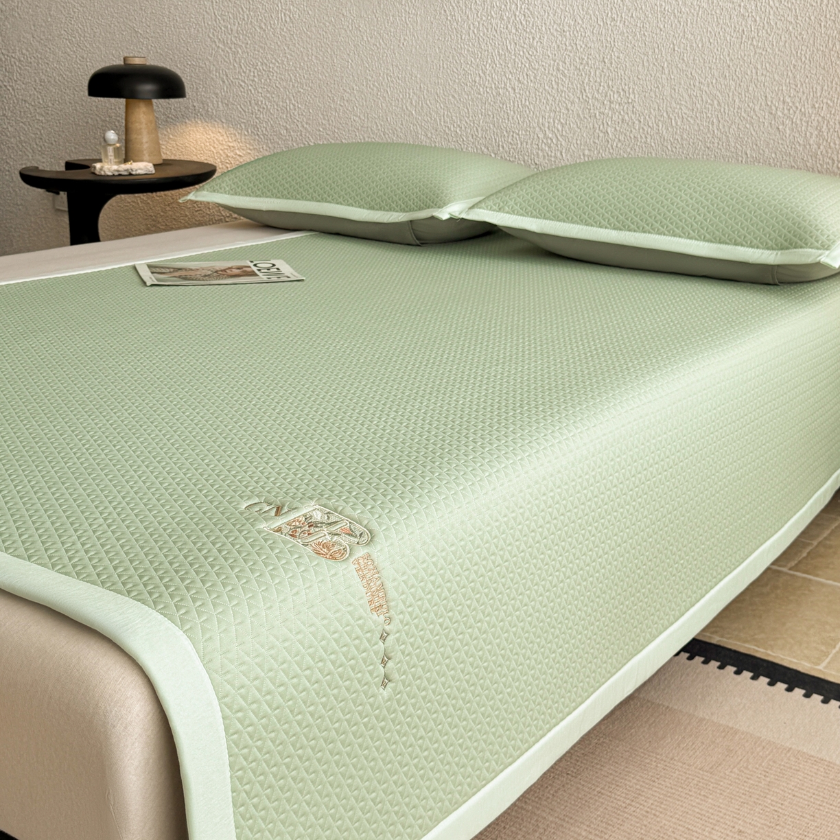 91家纺网 家纺一手货源 找家纺 鑫姿席业 2026新款A类PE凉感抗菌席凉席席子-几何花静系列 几何花境-绿（床垫款）