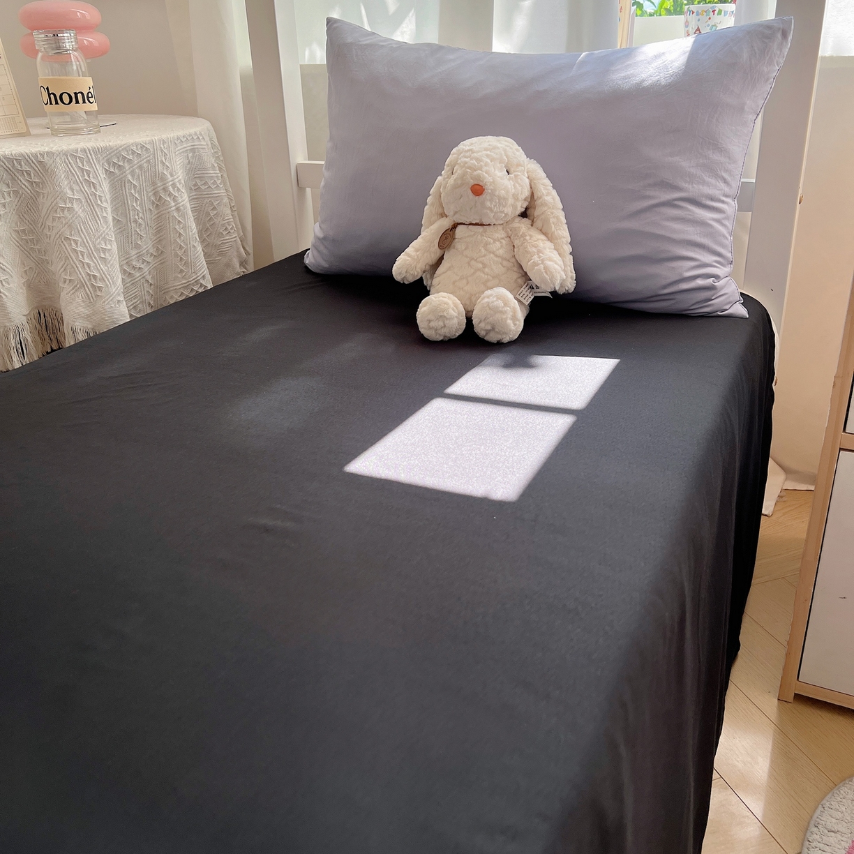 91家纺网 家纺一手货源 找家纺 缦绣阁家纺 2026新款亲肤水洗棉纯色四件套床单被罩被套单件学生宿舍上下铺单人三件套 雅紫酷黑