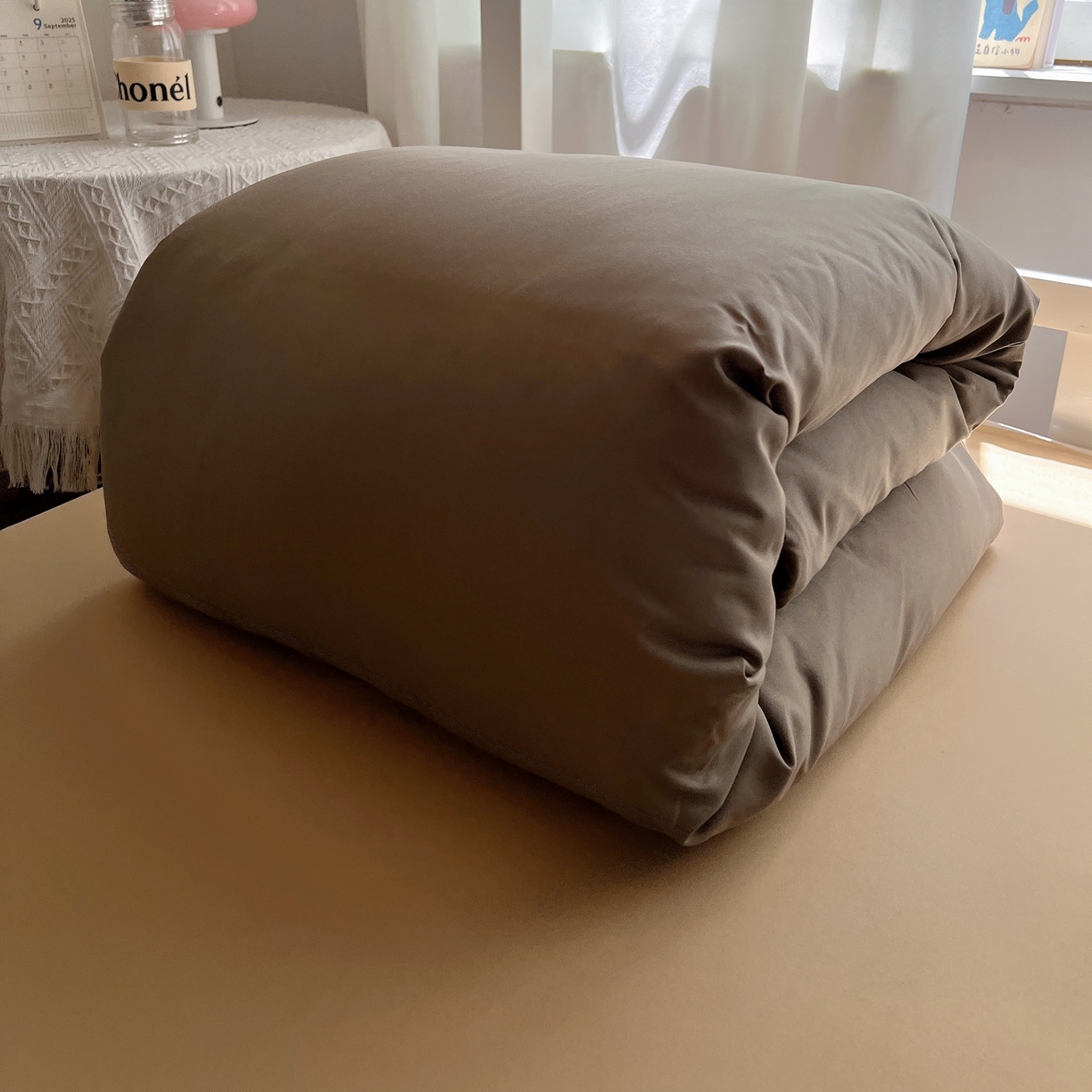 91家纺网 家纺一手货源 找家纺 缦绣阁家纺 2026新款亲肤水洗棉纯色四件套床单被罩被套单件学生宿舍上下铺单人三件套 椰子灰卡其