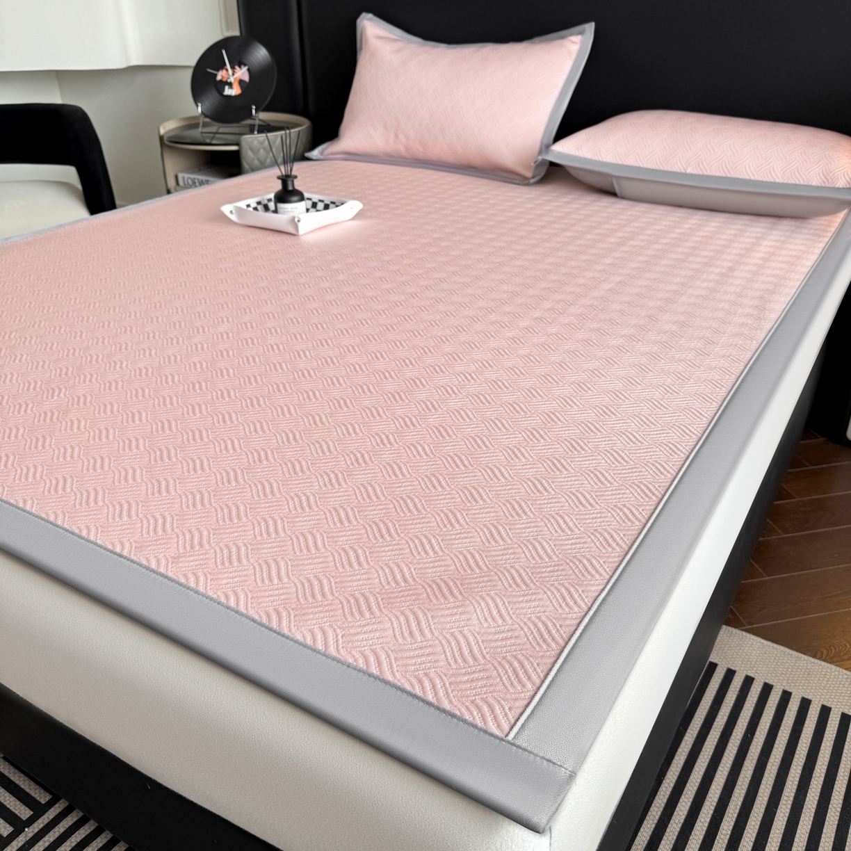 91家纺网 家纺一手货源 找家纺 鑫顺欣 2026新款A类冰豆豆席凉席席子 浪叠粉