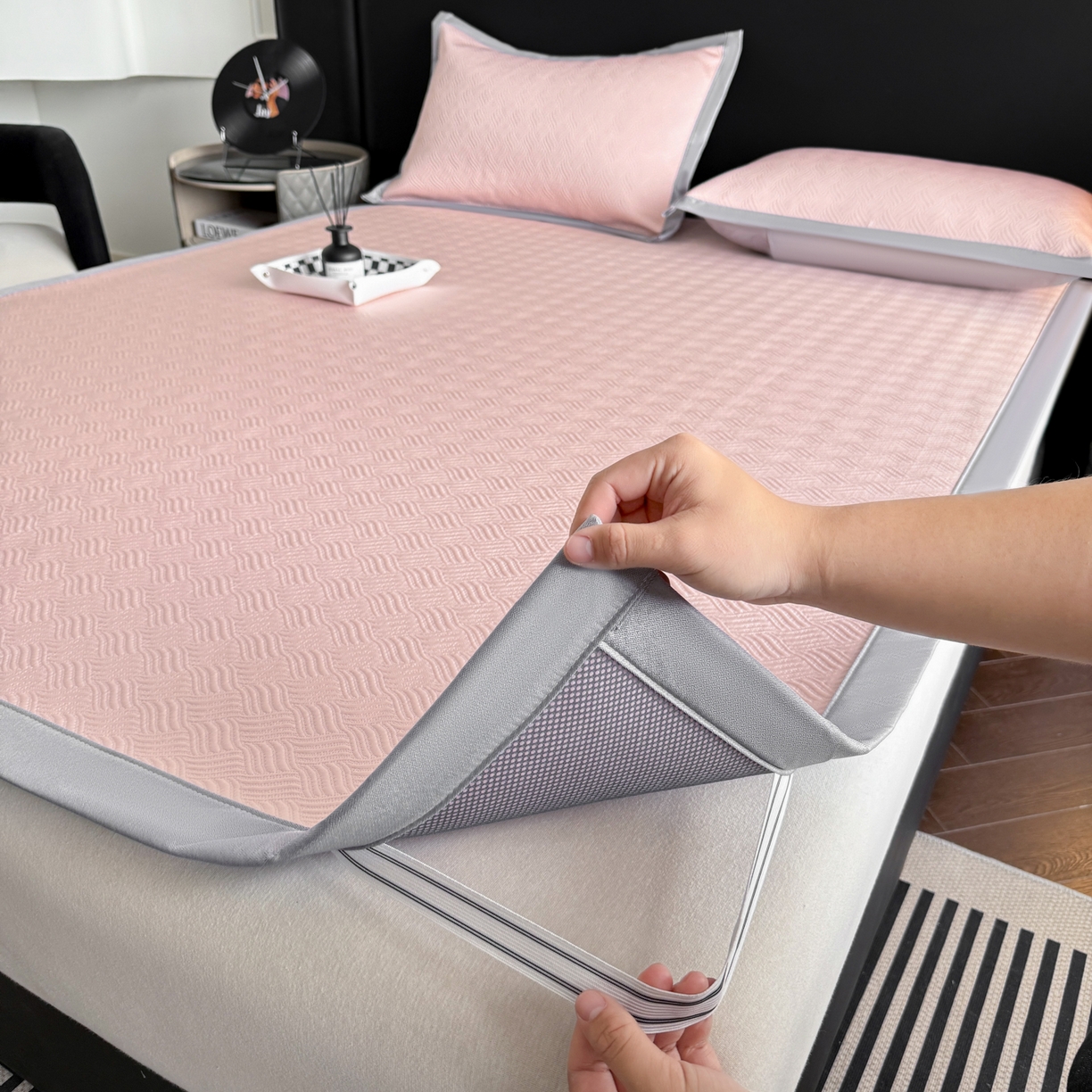 91家纺网 家纺一手货源 找家纺 鑫顺欣 2026新款A类冰豆豆席凉席席子 浪叠粉