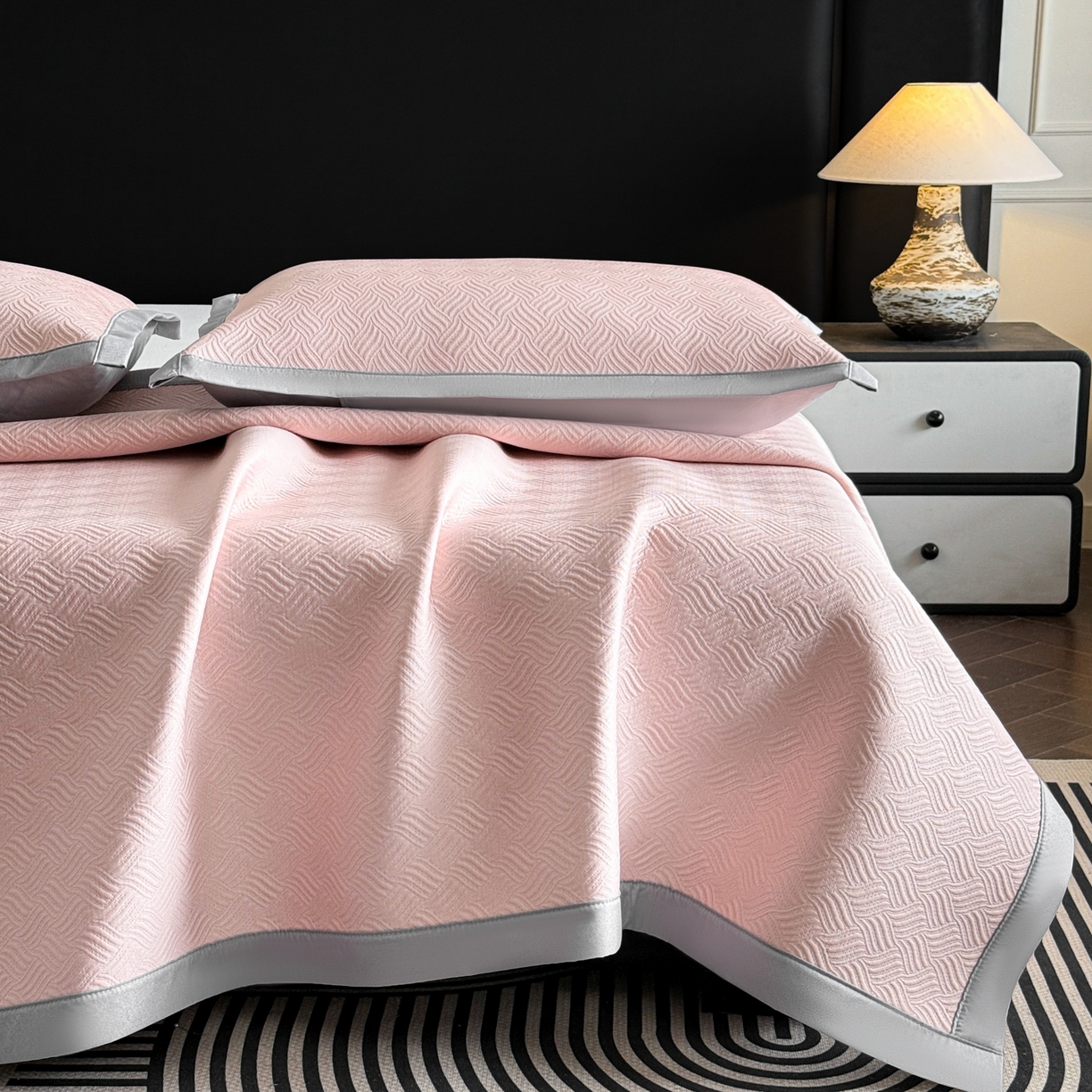 91家纺网 家纺一手货源 找家纺 鑫顺欣 2026新款A类冰豆豆席凉席席子 浪叠粉