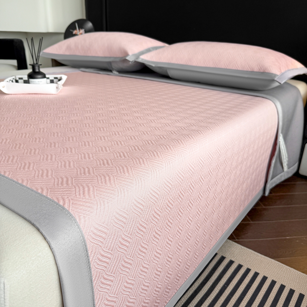 91家纺网 家纺一手货源 找家纺 鑫顺欣 2026新款A类冰豆豆席凉席席子 浪叠粉