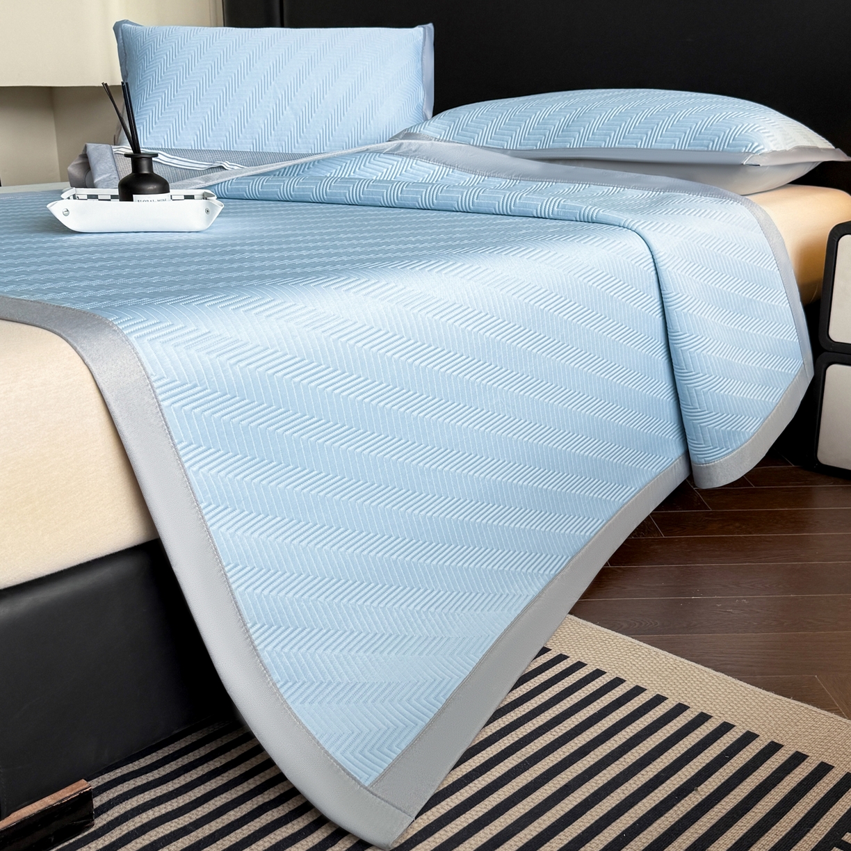 91家纺网 家纺一手货源 找家纺 鑫顺欣 2026新款A类冰豆豆席凉席席子 织浪蓝