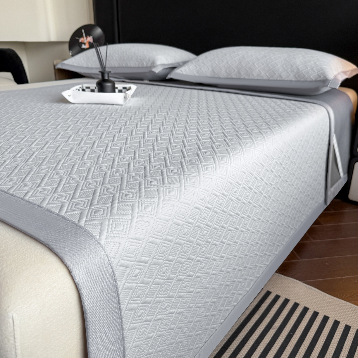 91家纺网 家纺一手货源 找家纺 鑫顺欣 2026新款A类冰豆豆席凉席席子 方回灰