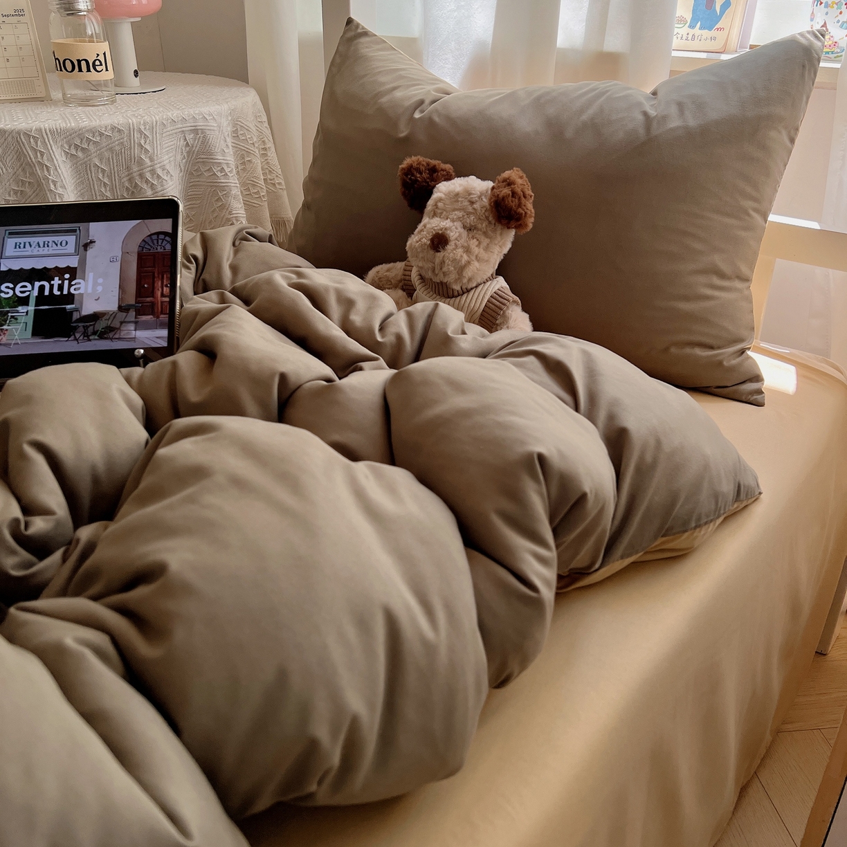 91家纺网 家纺一手货源 找家纺 缦绣阁家纺 2026新款亲肤水洗棉纯色四件套床单被罩被套单件学生宿舍上下铺单人三件套 椰子灰卡其