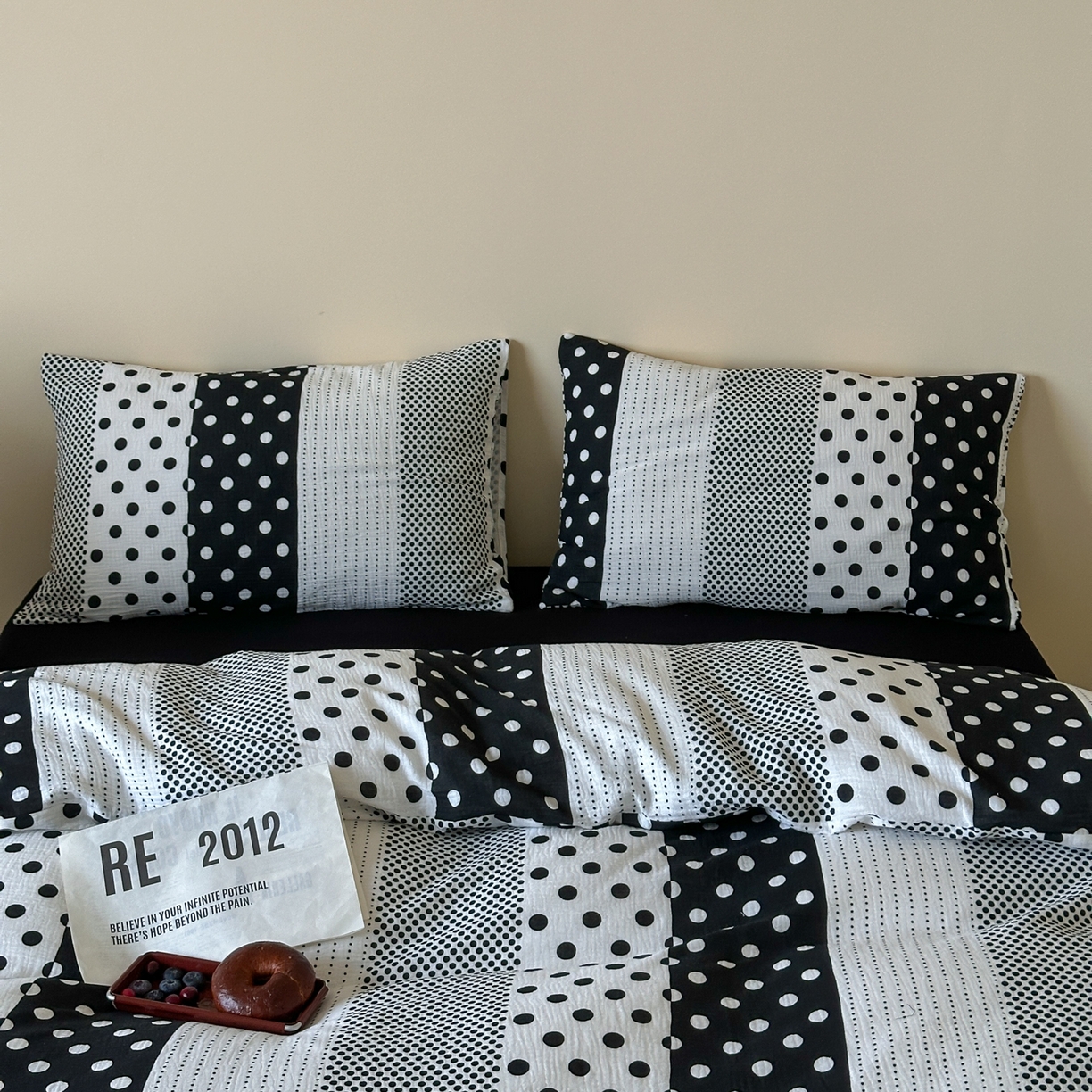 91家纺网 家纺一手货源 找家纺 山舍家居 2026新款全棉A类双层纱四件套元气波点【会员➖20元 含包装价格】 元气波波-黑