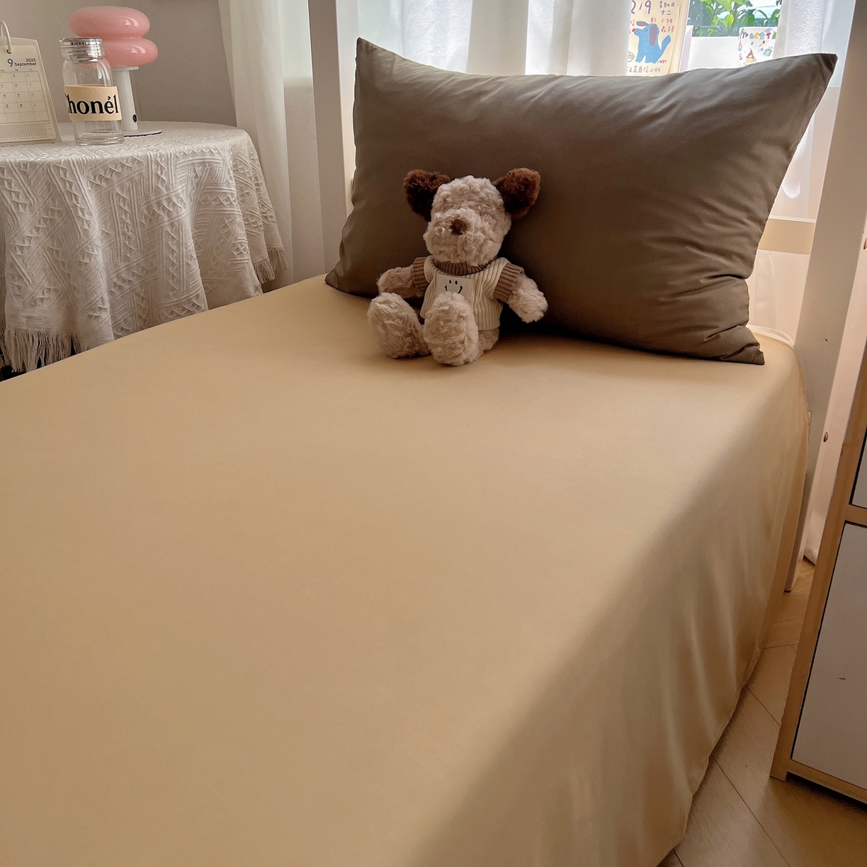 91家纺网 家纺一手货源 找家纺 缦绣阁家纺 2026新款亲肤水洗棉纯色四件套床单被罩被套单件学生宿舍上下铺单人三件套 椰子灰卡其